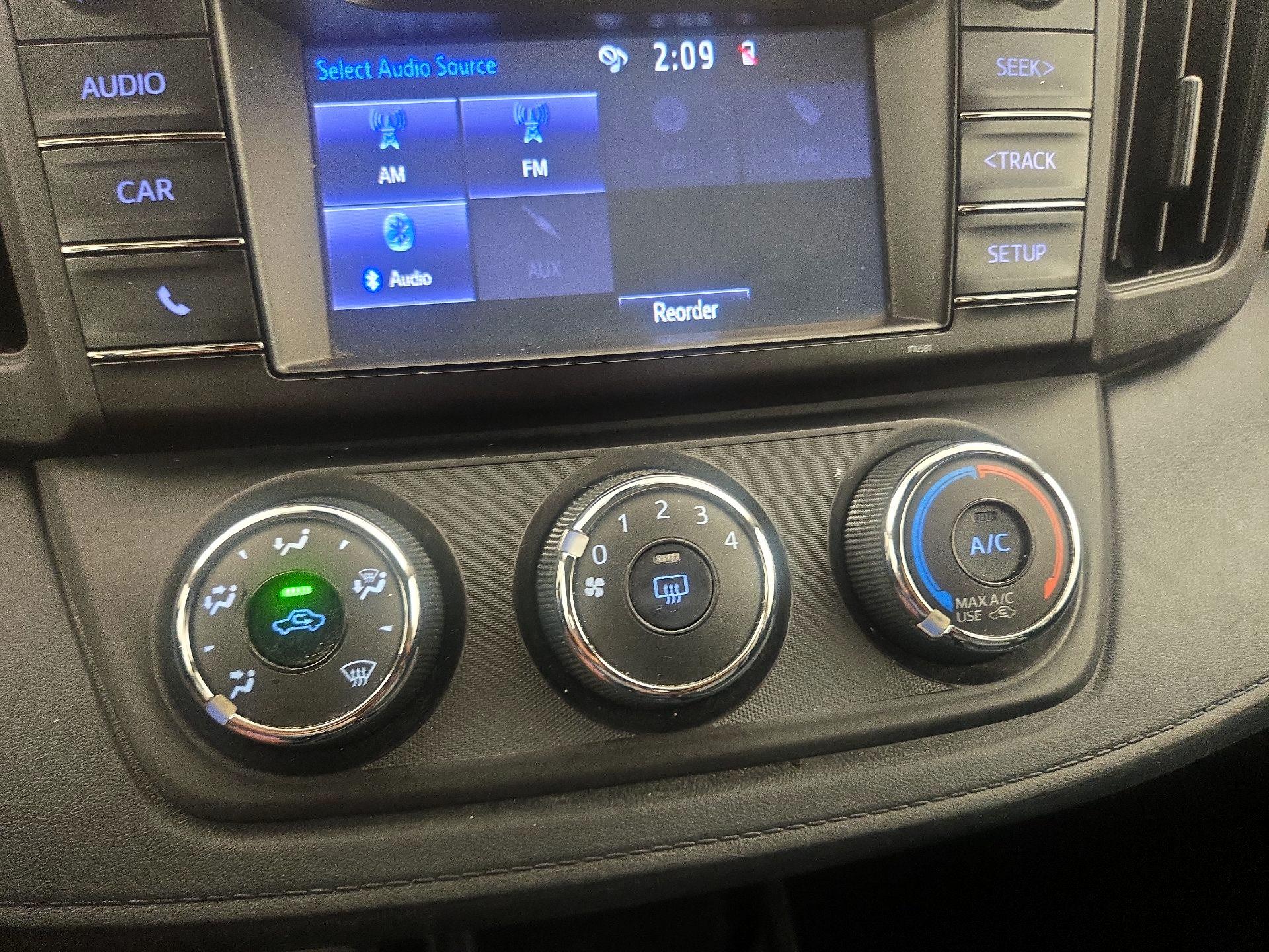 Thumbnail: 2018 Toyota RAV4 - 16