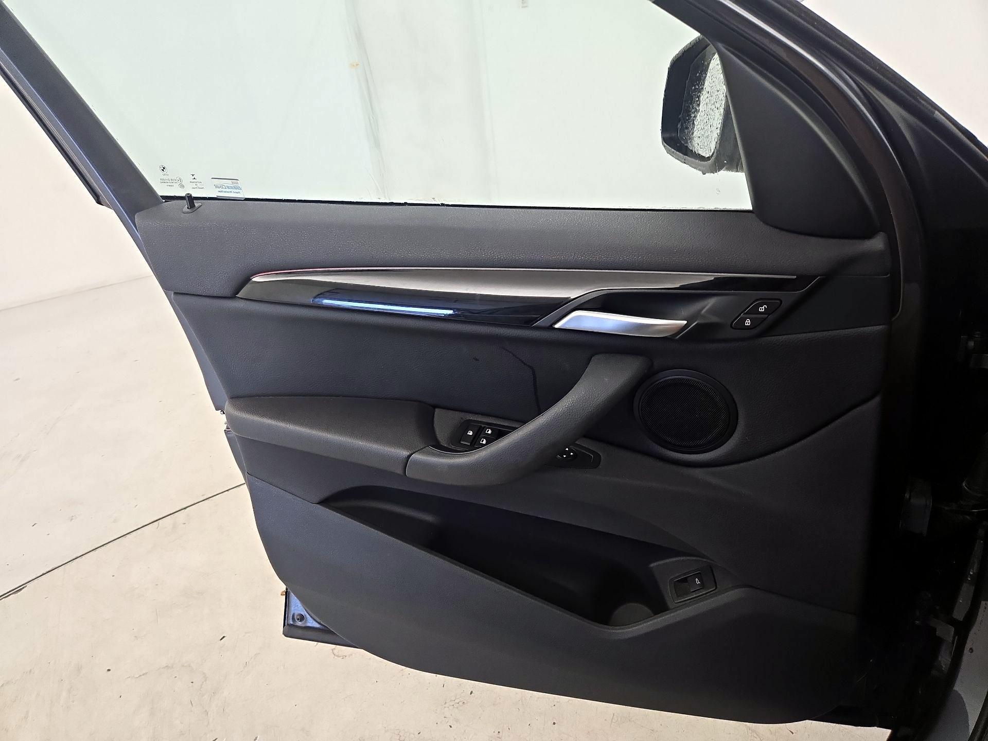 Thumbnail: 2017 BMW X1 - 12
