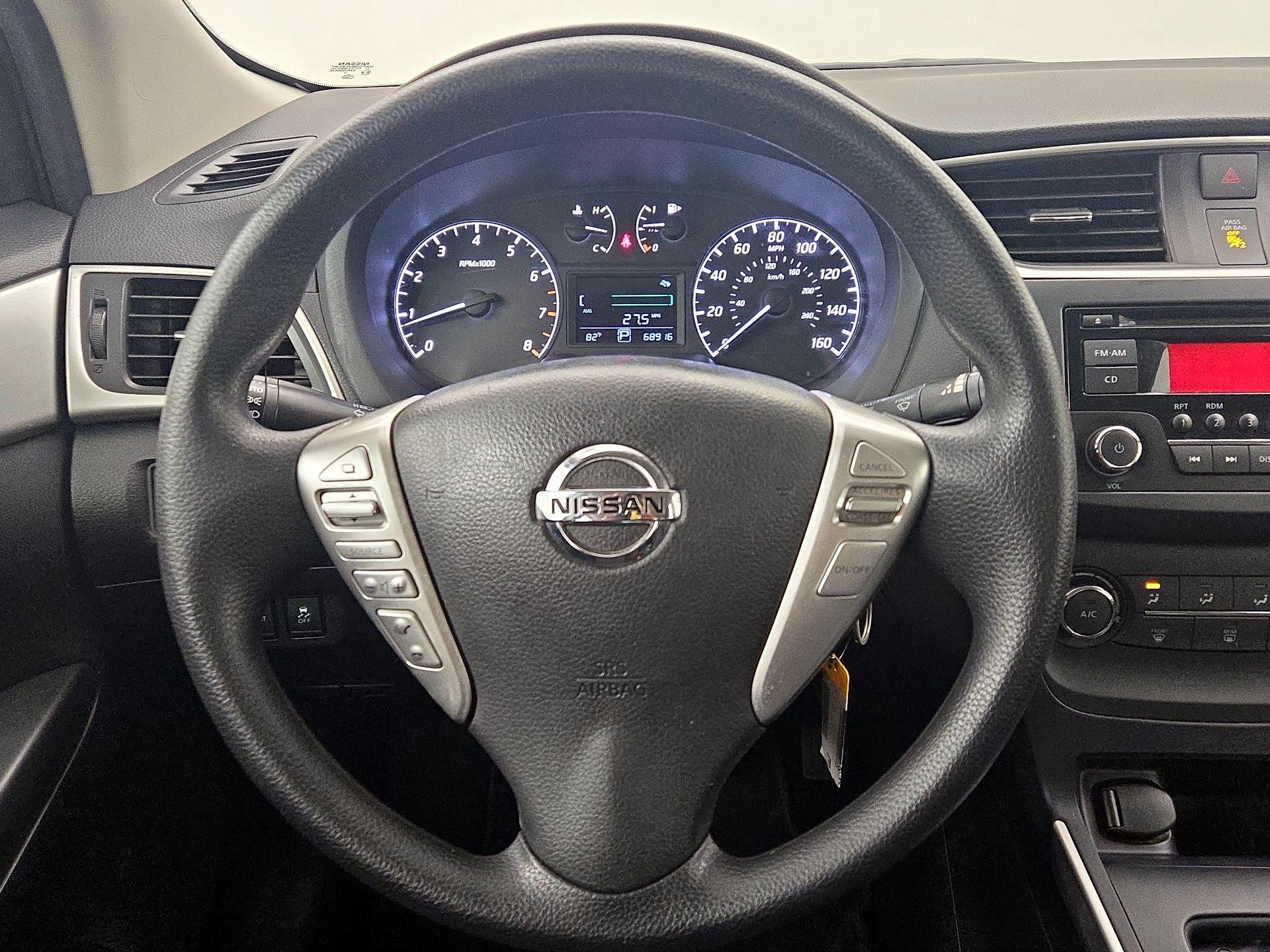 Thumbnail: 2017 Nissan Sentra - 10