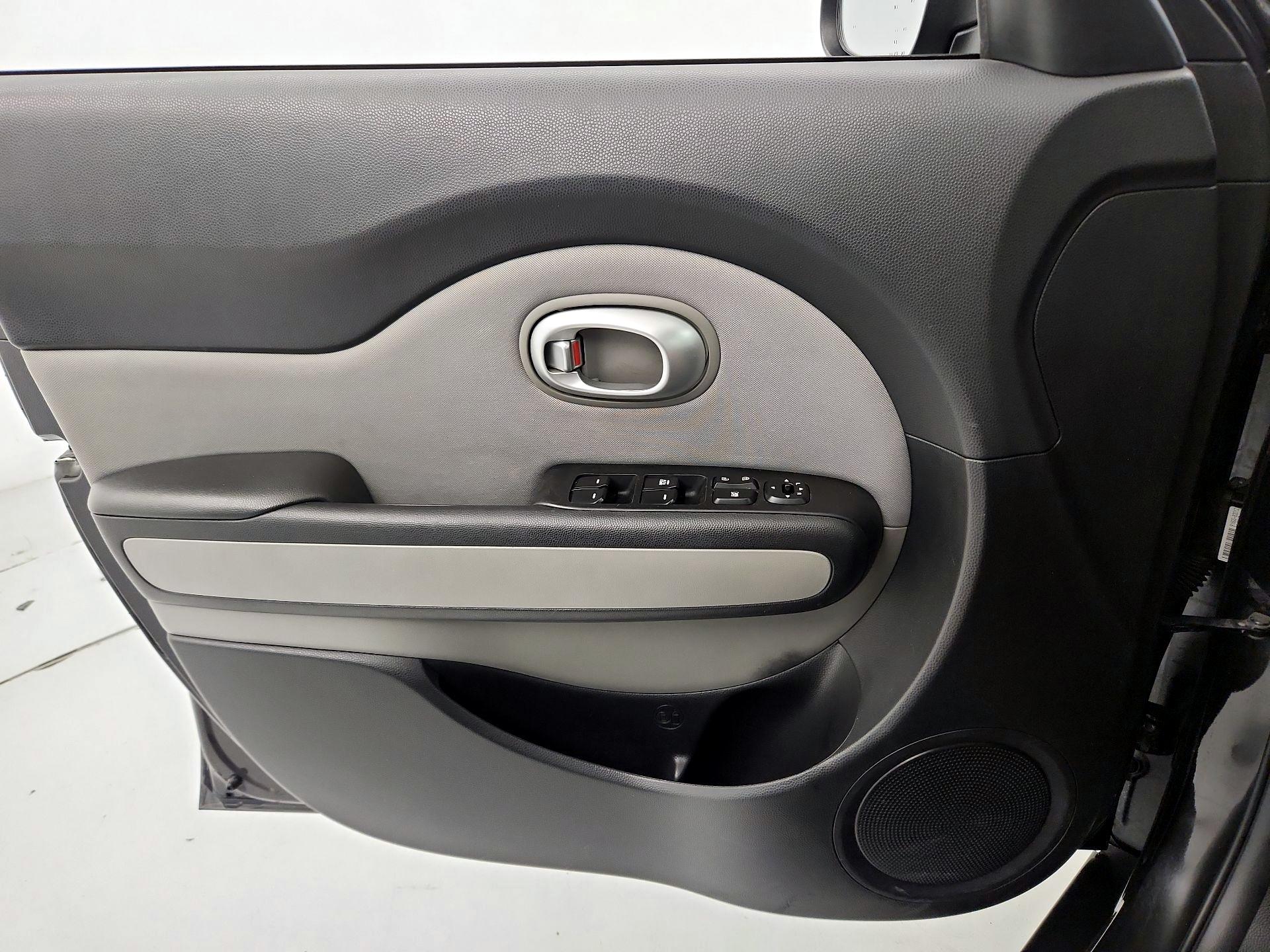 Thumbnail: 2015 Kia Soul - 12