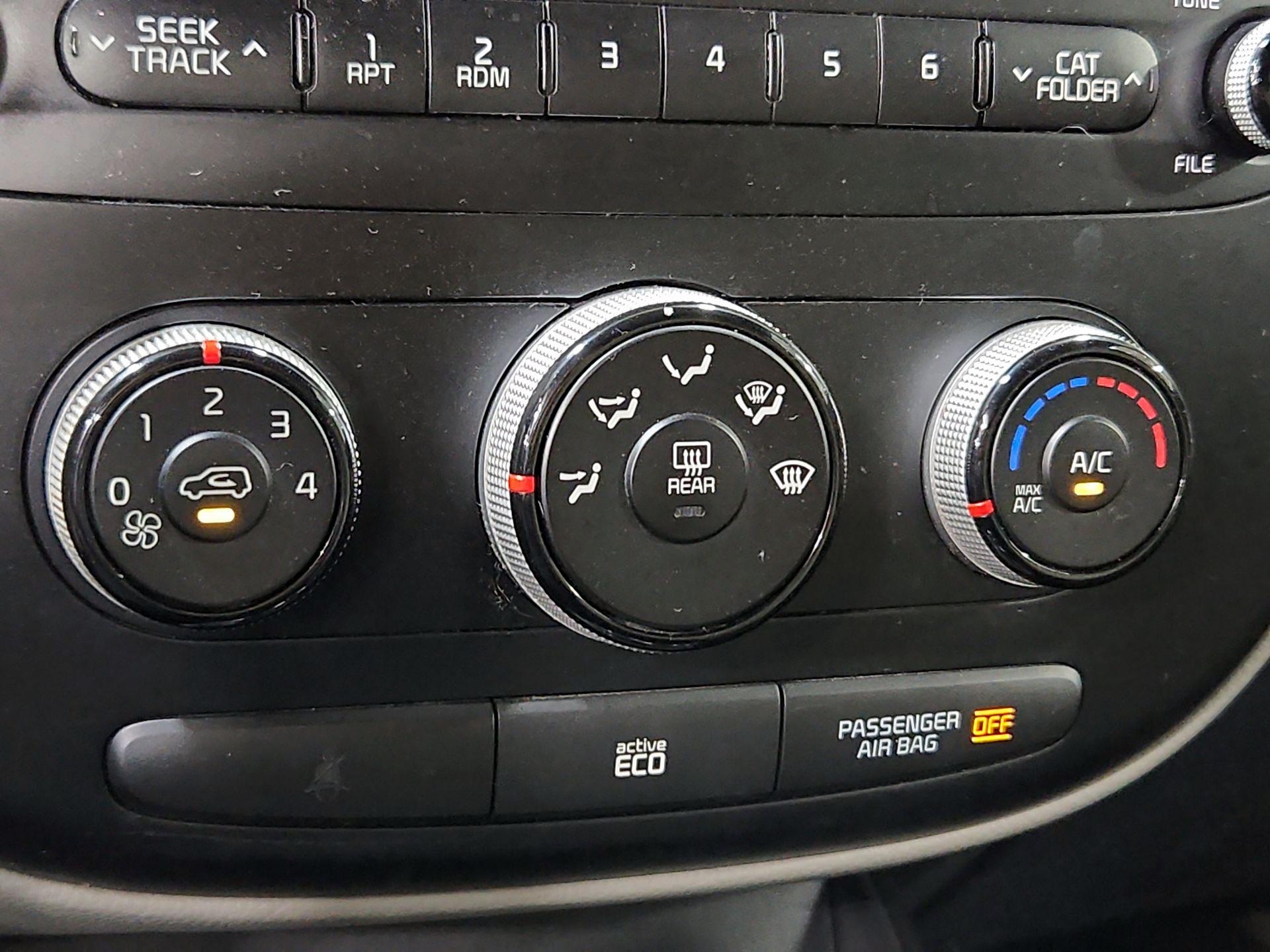 Thumbnail: 2015 Kia Soul - 15