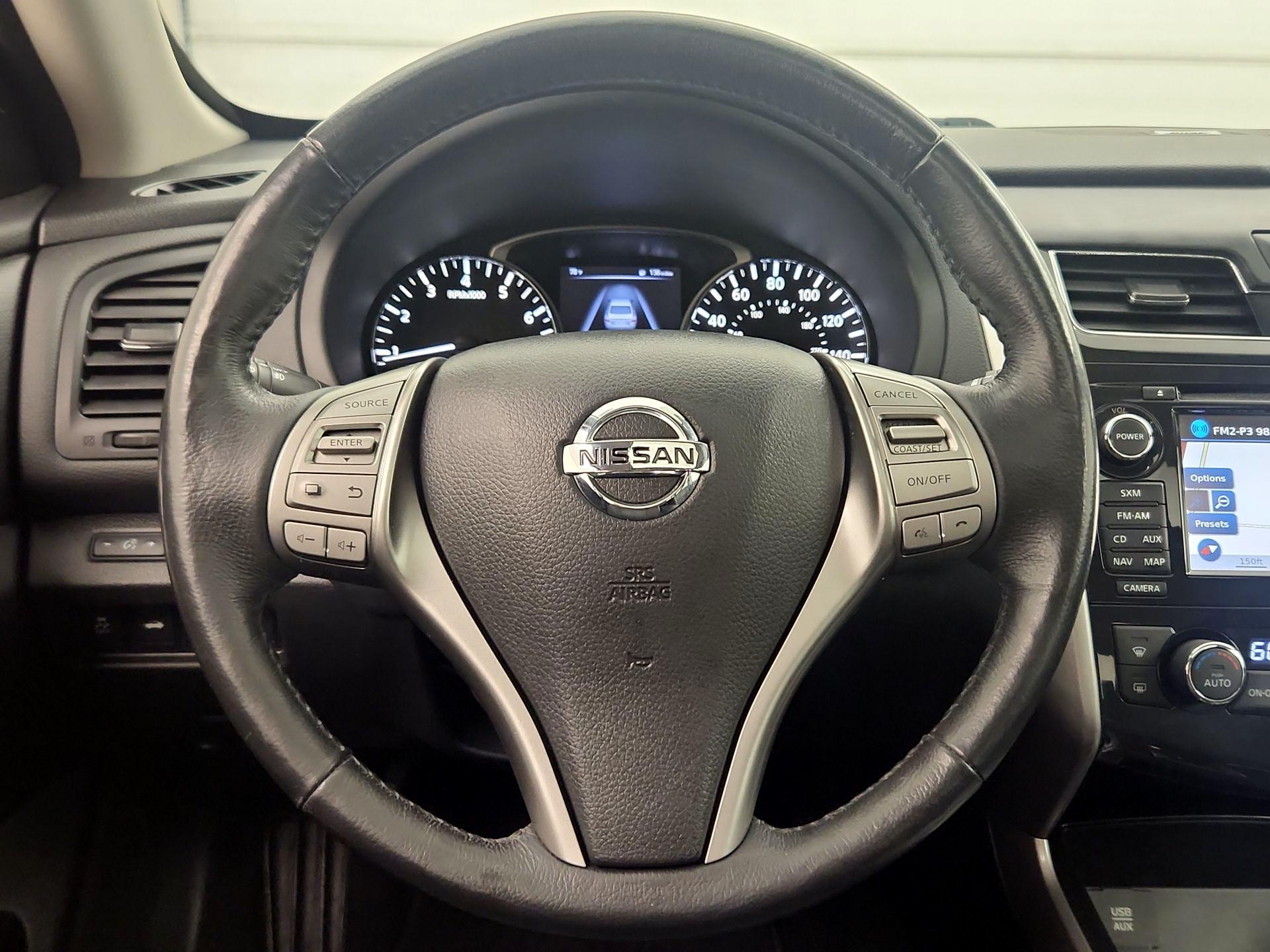 Thumbnail: 2015 Nissan Altima - 10