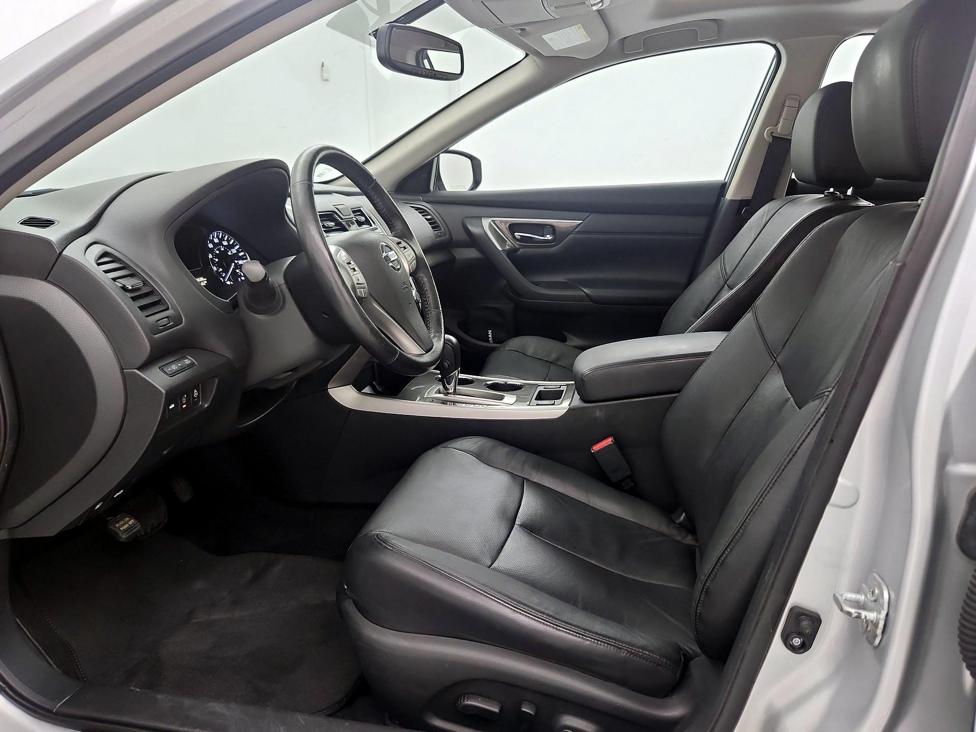 Thumbnail: 2015 Nissan Altima - 11