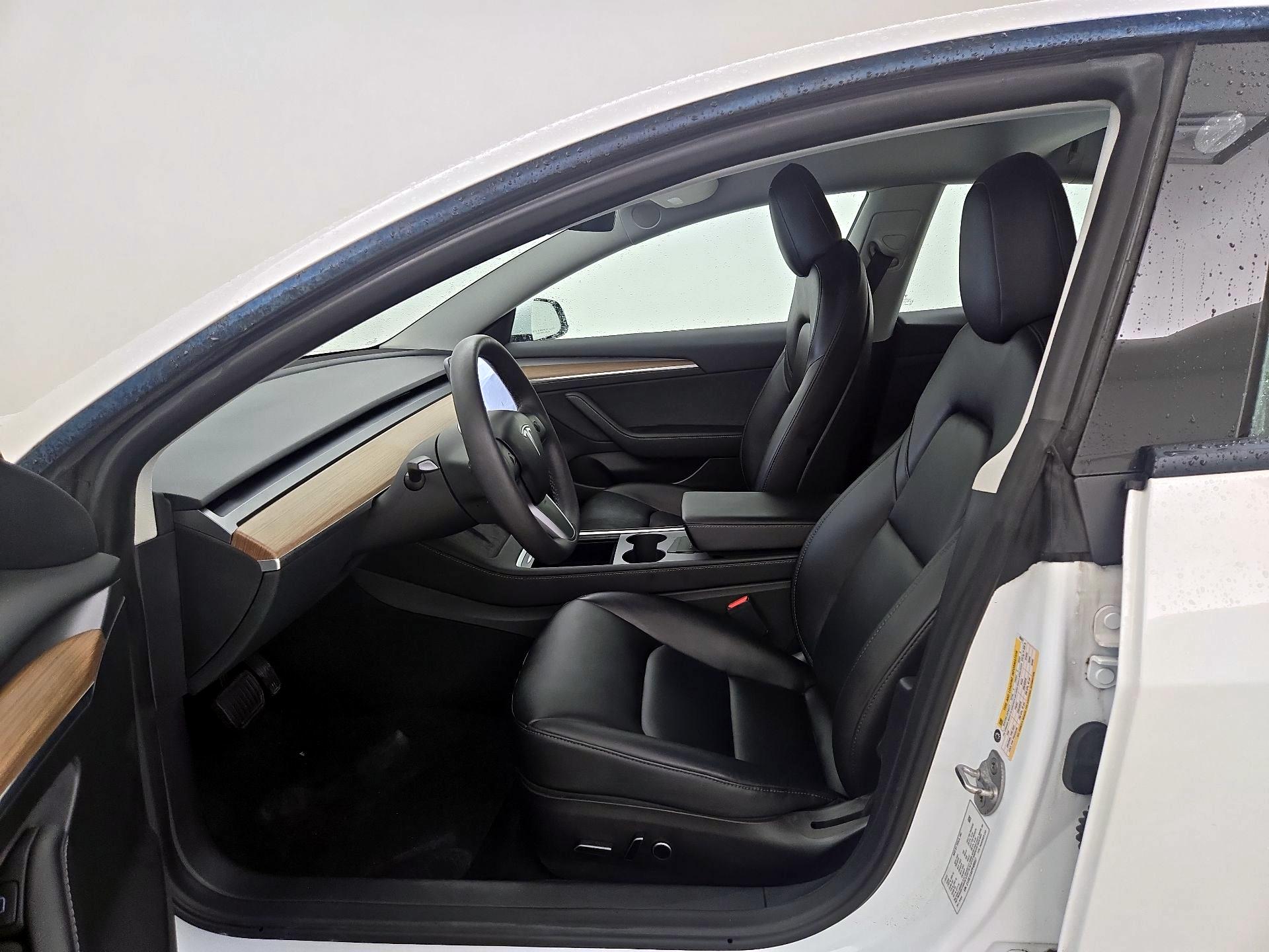 Thumbnail: 2023 Tesla Model 3 - 11