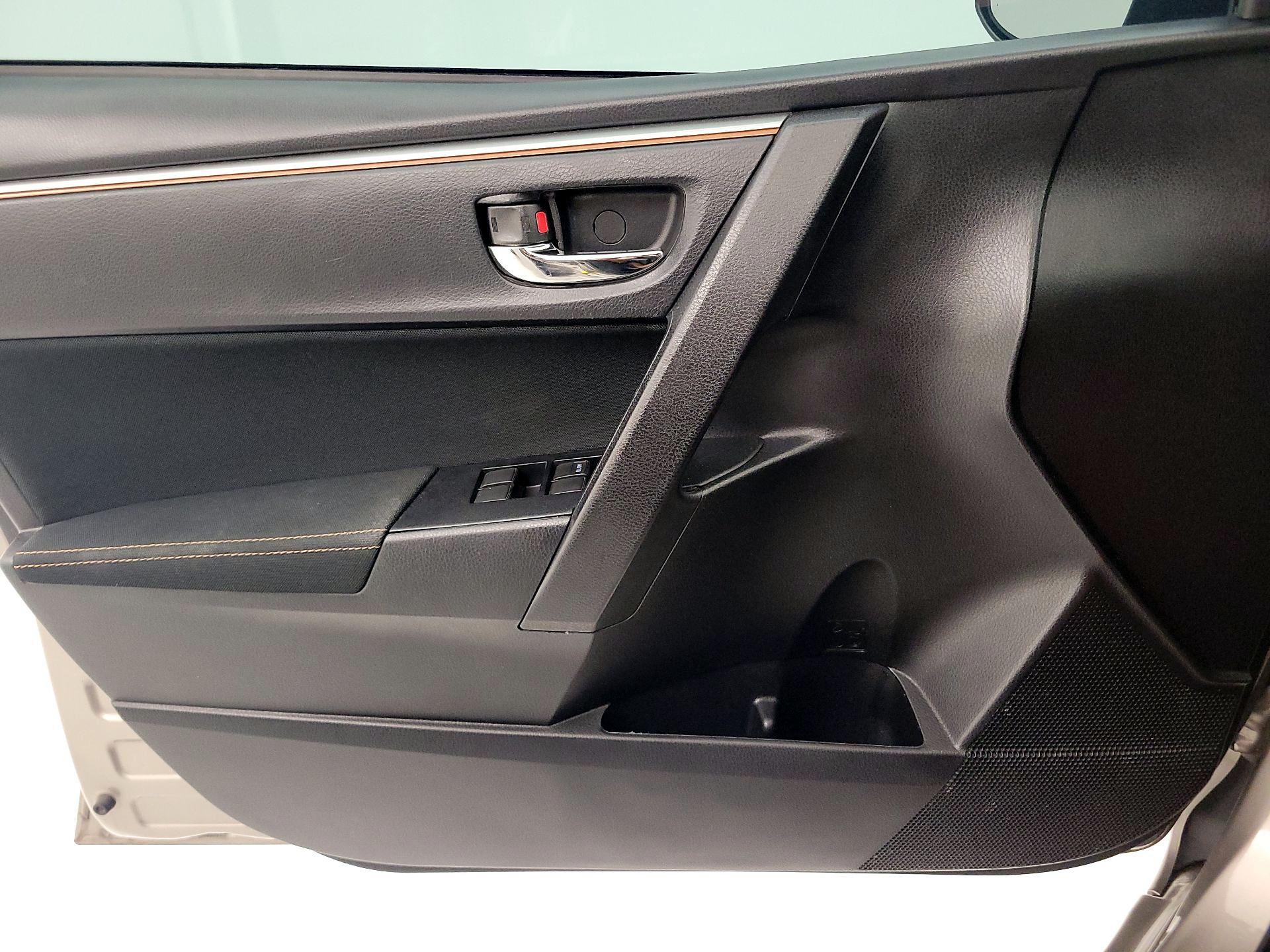 Thumbnail: 2014 Toyota Corolla - 12