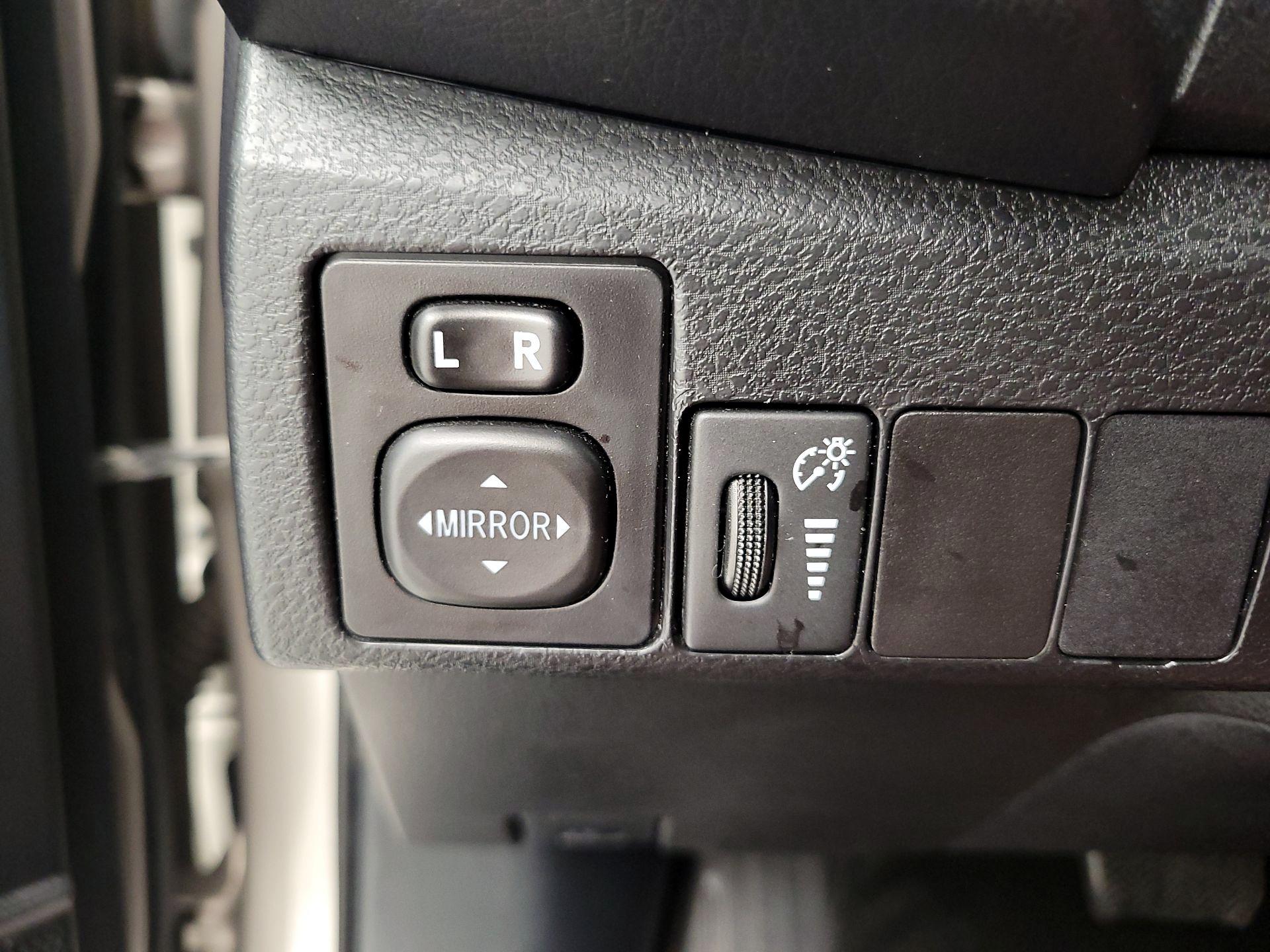 Thumbnail: 2014 Toyota Corolla - 13