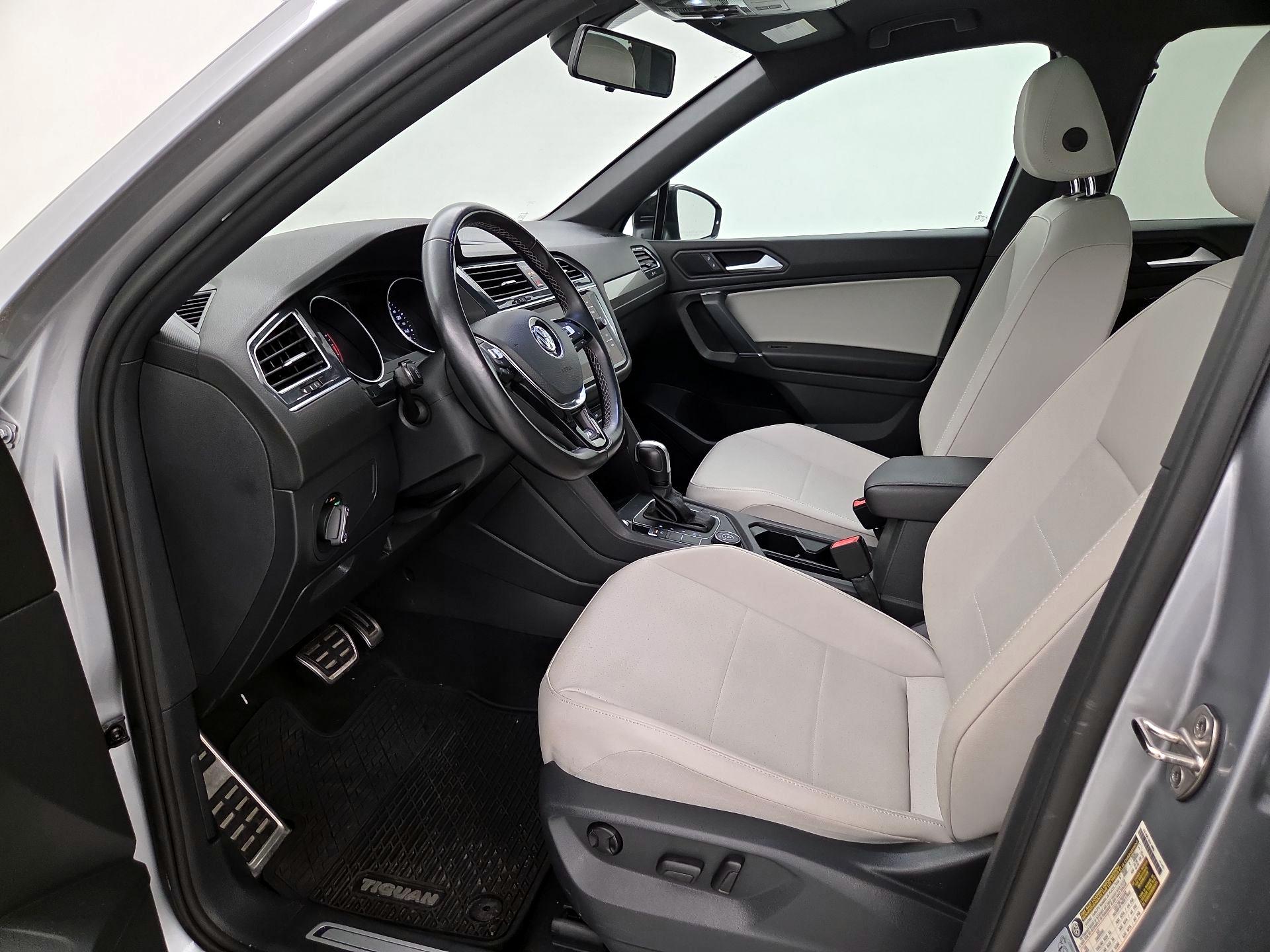Thumbnail: 2020 Volkswagen Tiguan - 11