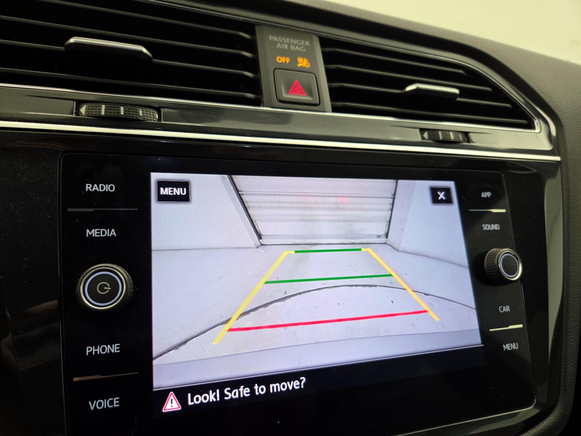 Thumbnail: 2020 Volkswagen Tiguan - 14