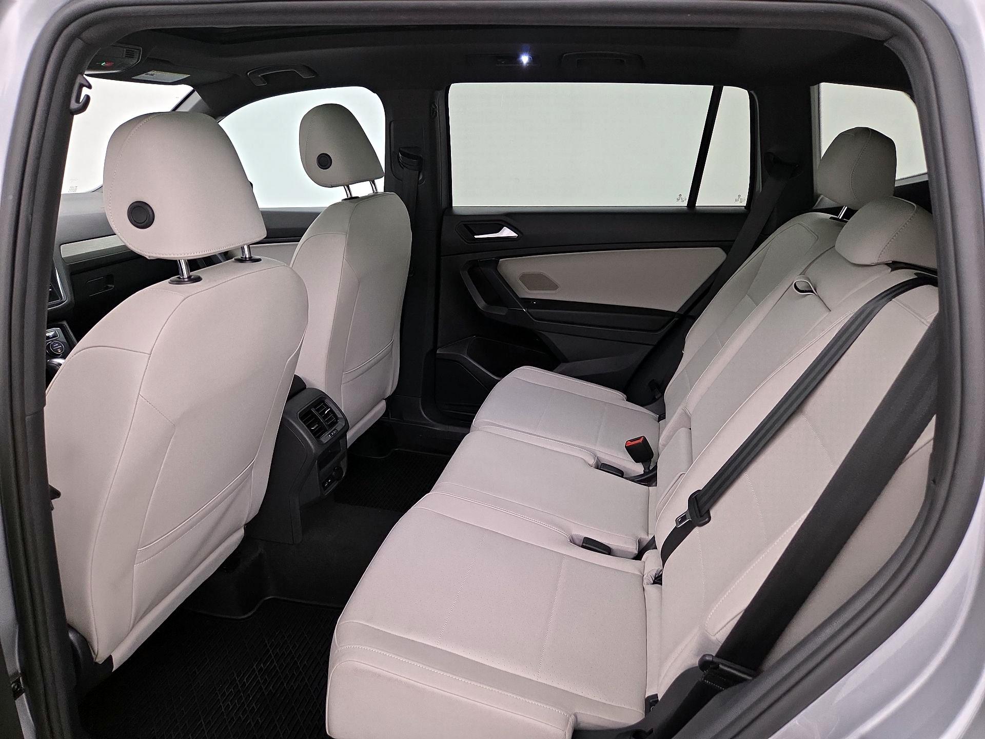 Thumbnail: 2020 Volkswagen Tiguan - 20