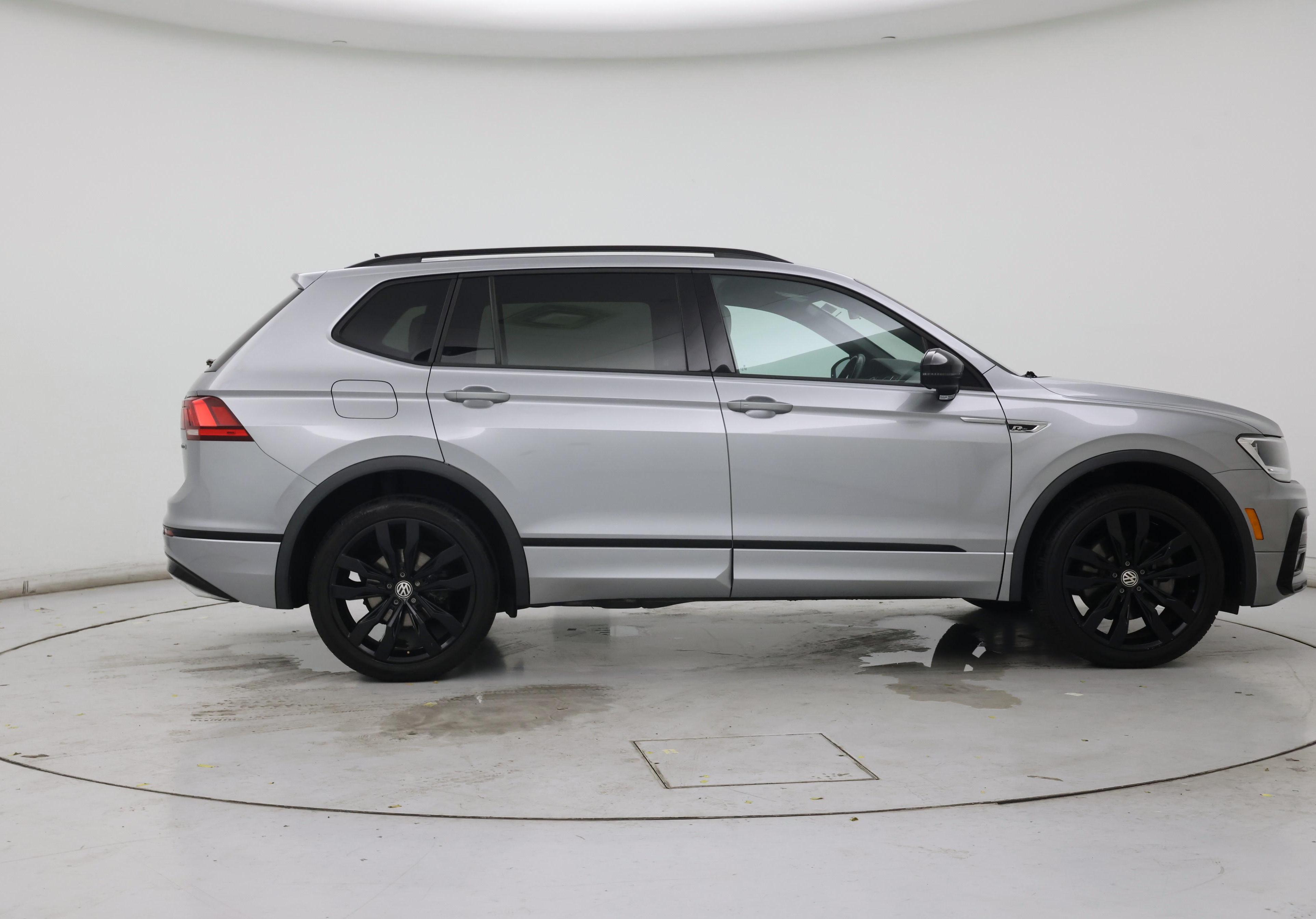 Thumbnail: 2020 Volkswagen Tiguan - 7