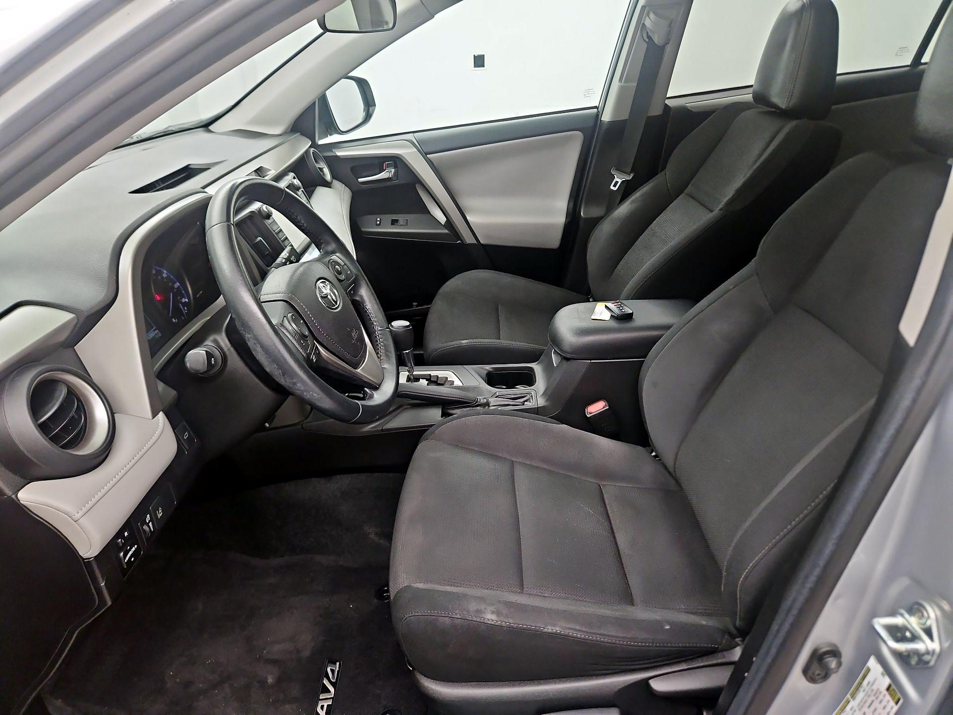 Thumbnail: 2018 Toyota RAV4 - 9