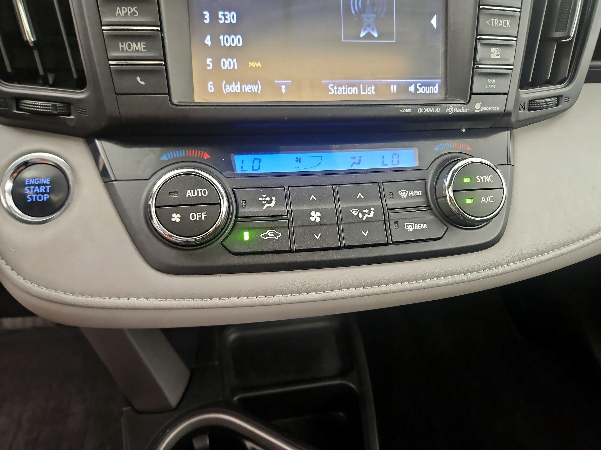 Thumbnail: 2018 Toyota RAV4 - 12