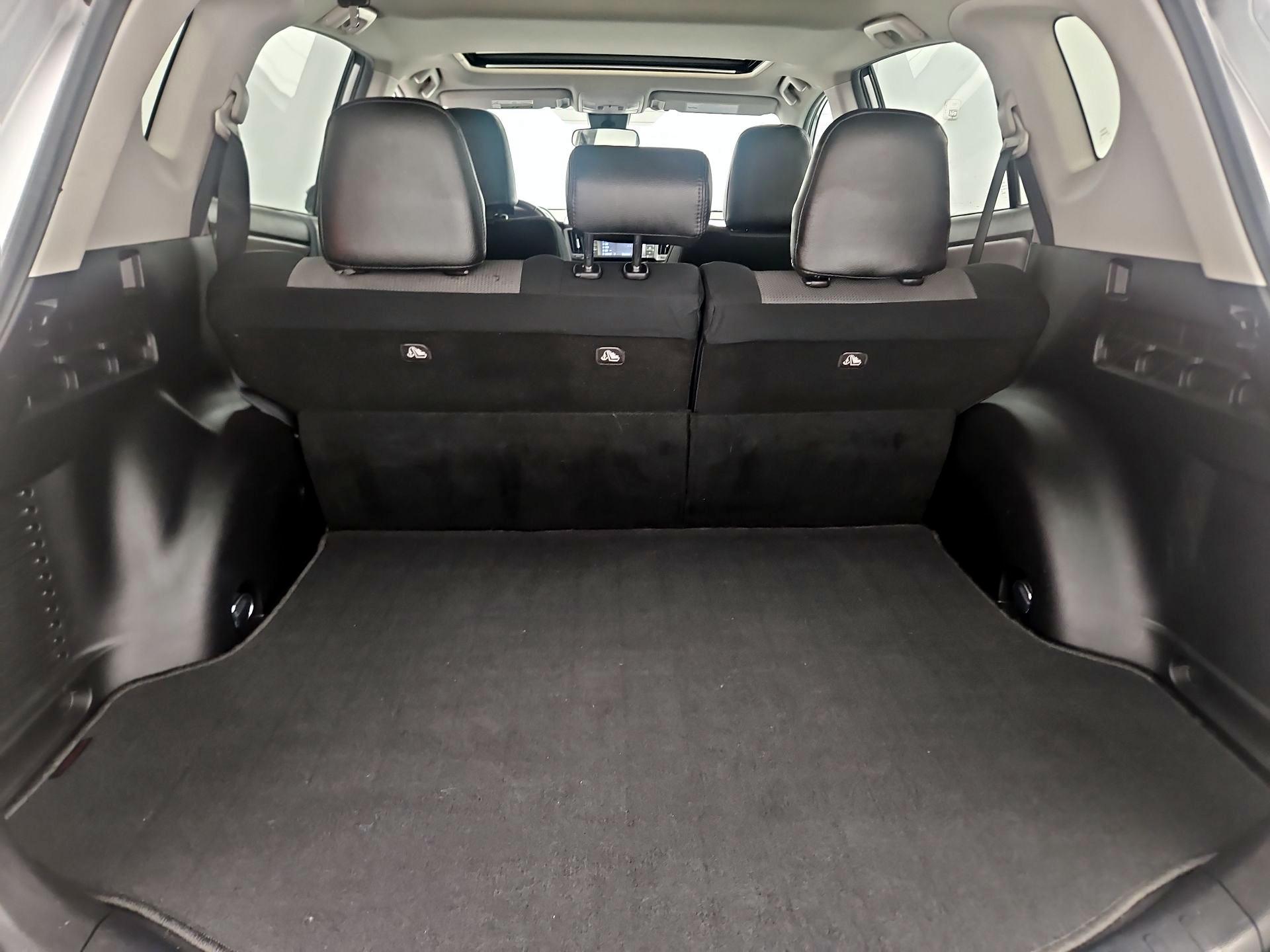 Thumbnail: 2018 Toyota RAV4 - 14