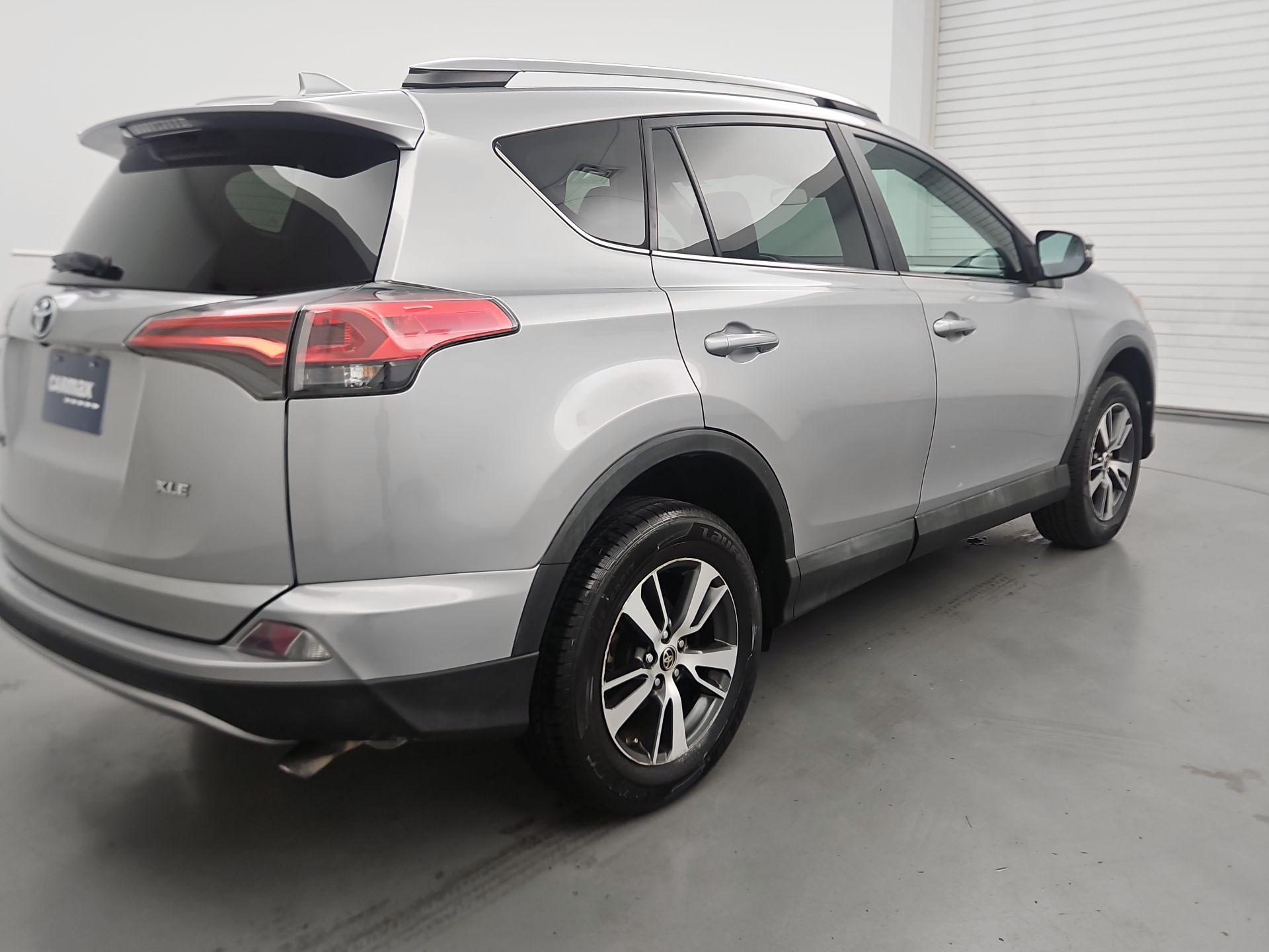 Thumbnail: 2018 Toyota RAV4 - 5
