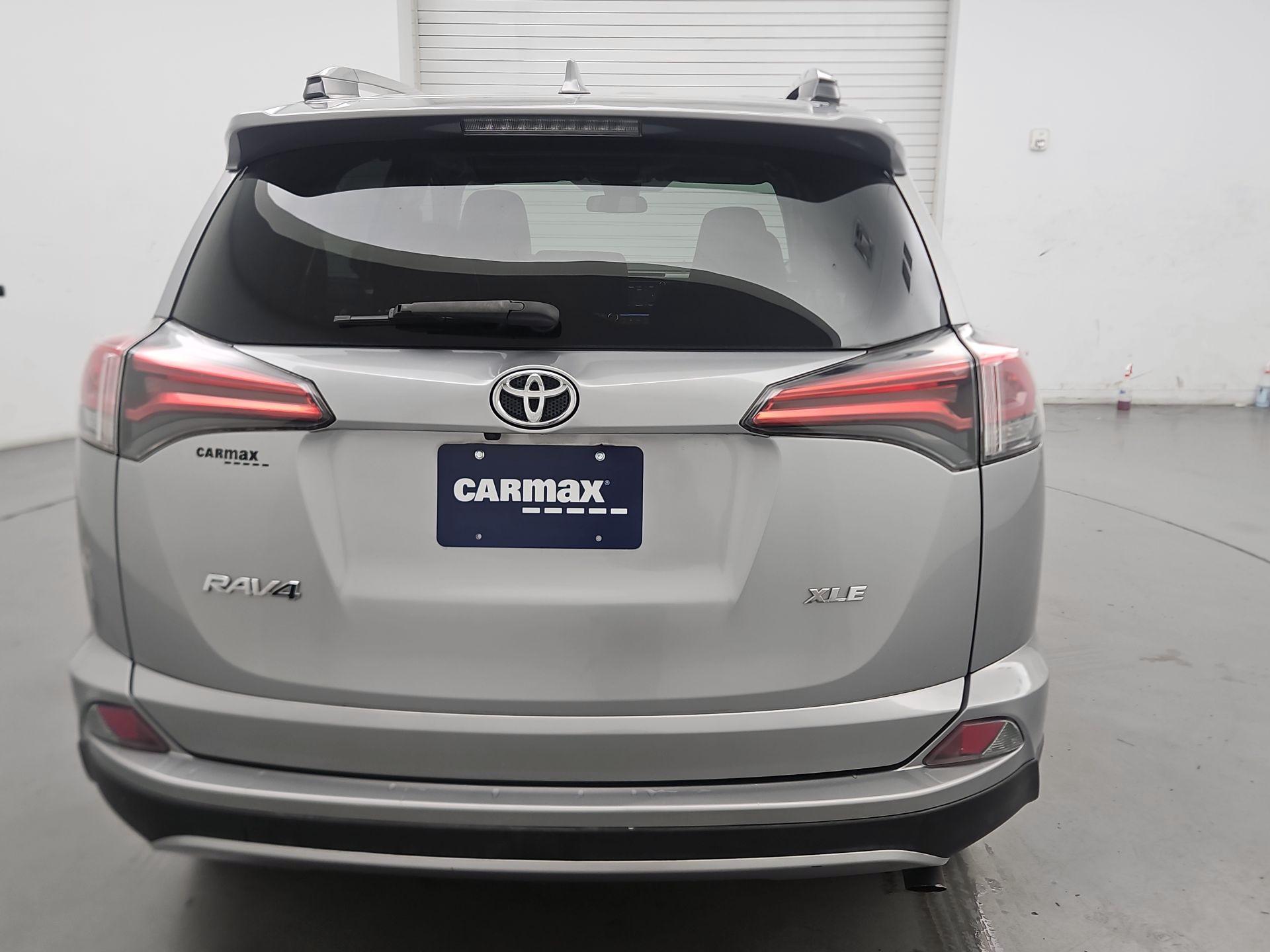 Thumbnail: 2018 Toyota RAV4 - 6