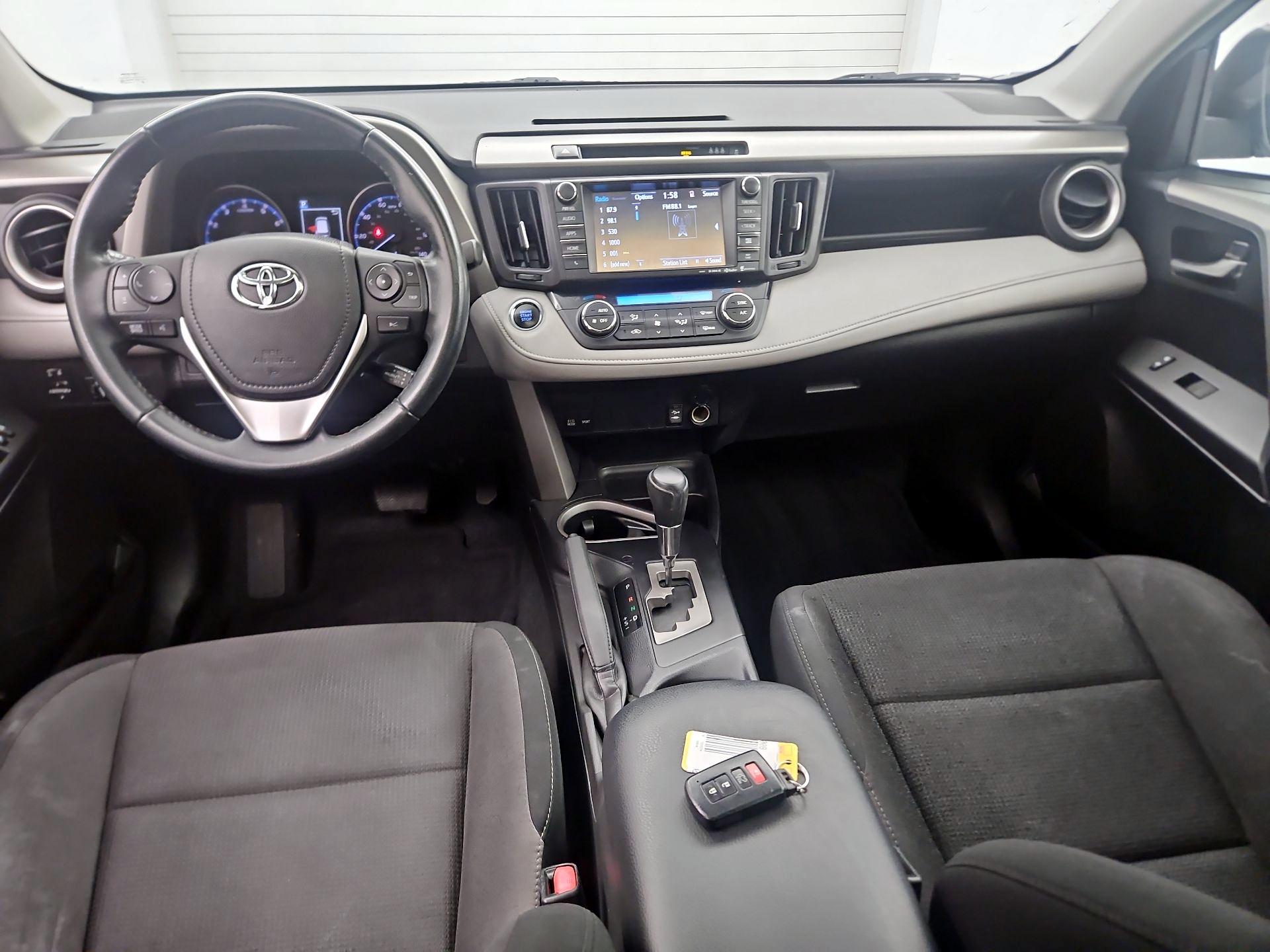 Thumbnail: 2018 Toyota RAV4 - 8