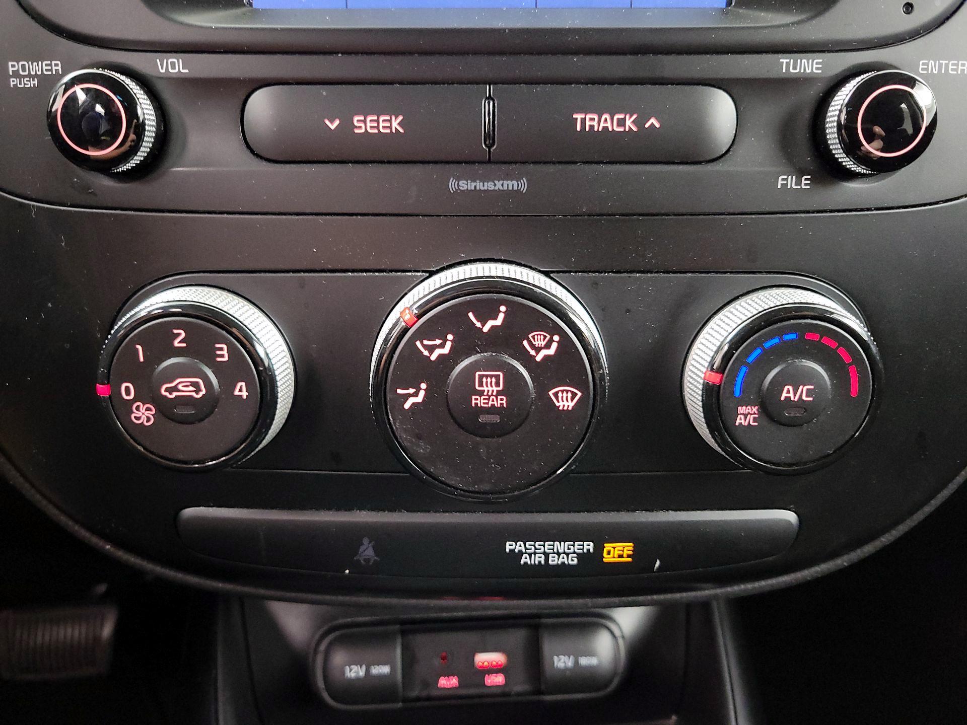 Thumbnail: 2019 Kia Soul - 16