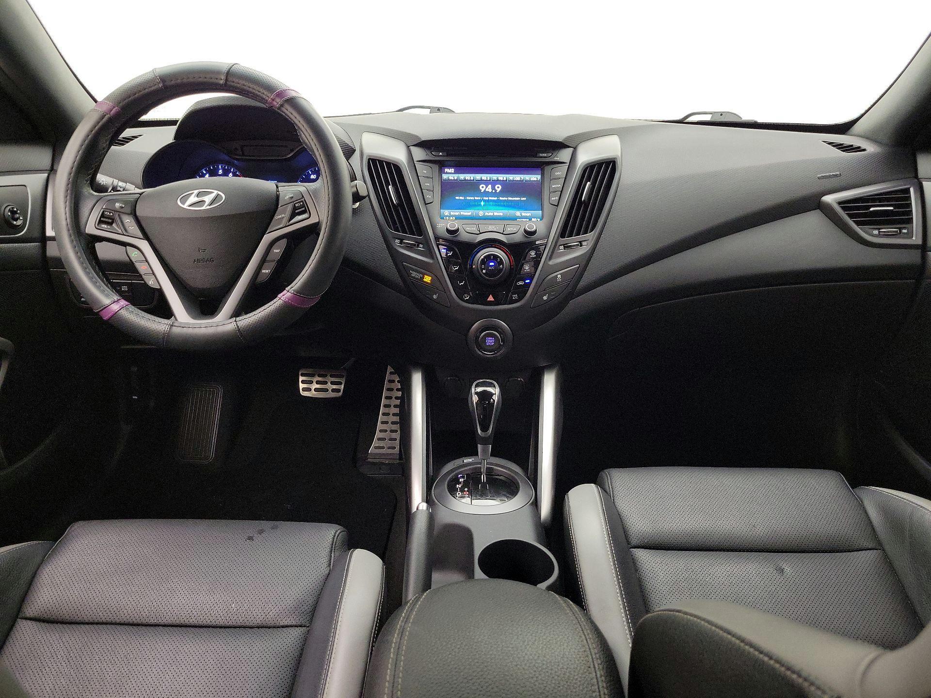 Thumbnail: 2016 Hyundai Veloster - 9
