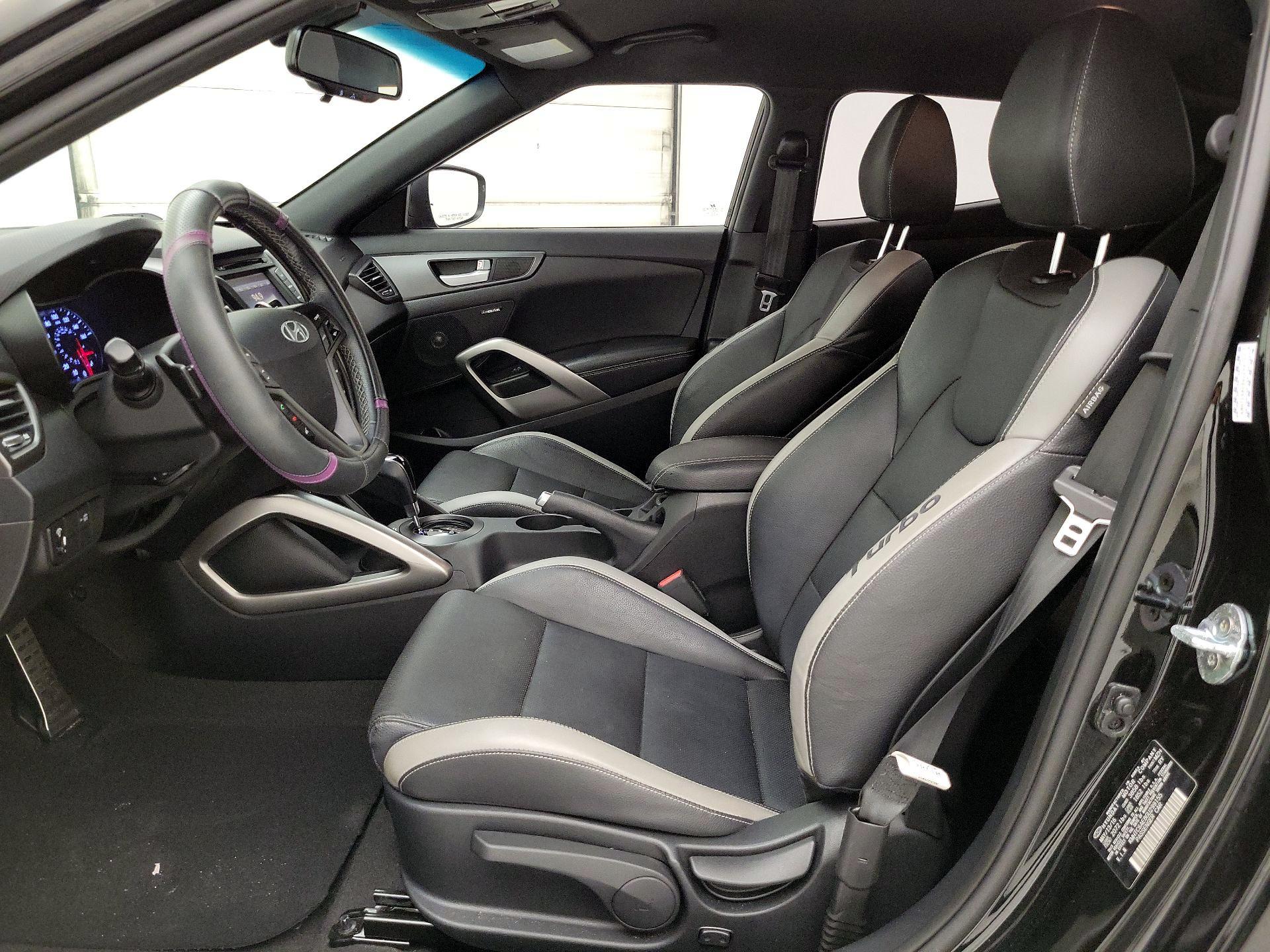 Thumbnail: 2016 Hyundai Veloster - 11
