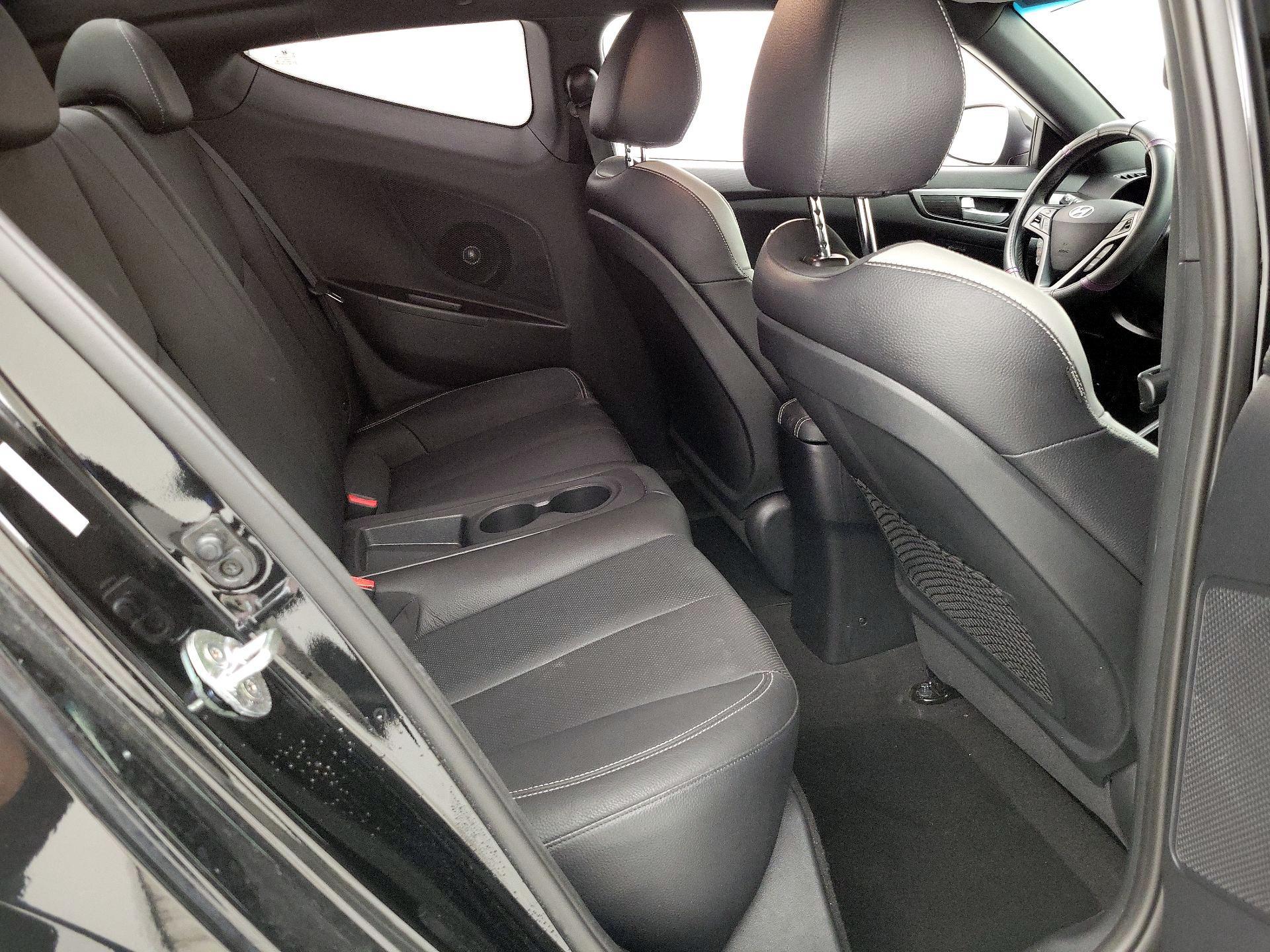 Thumbnail: 2016 Hyundai Veloster - 19