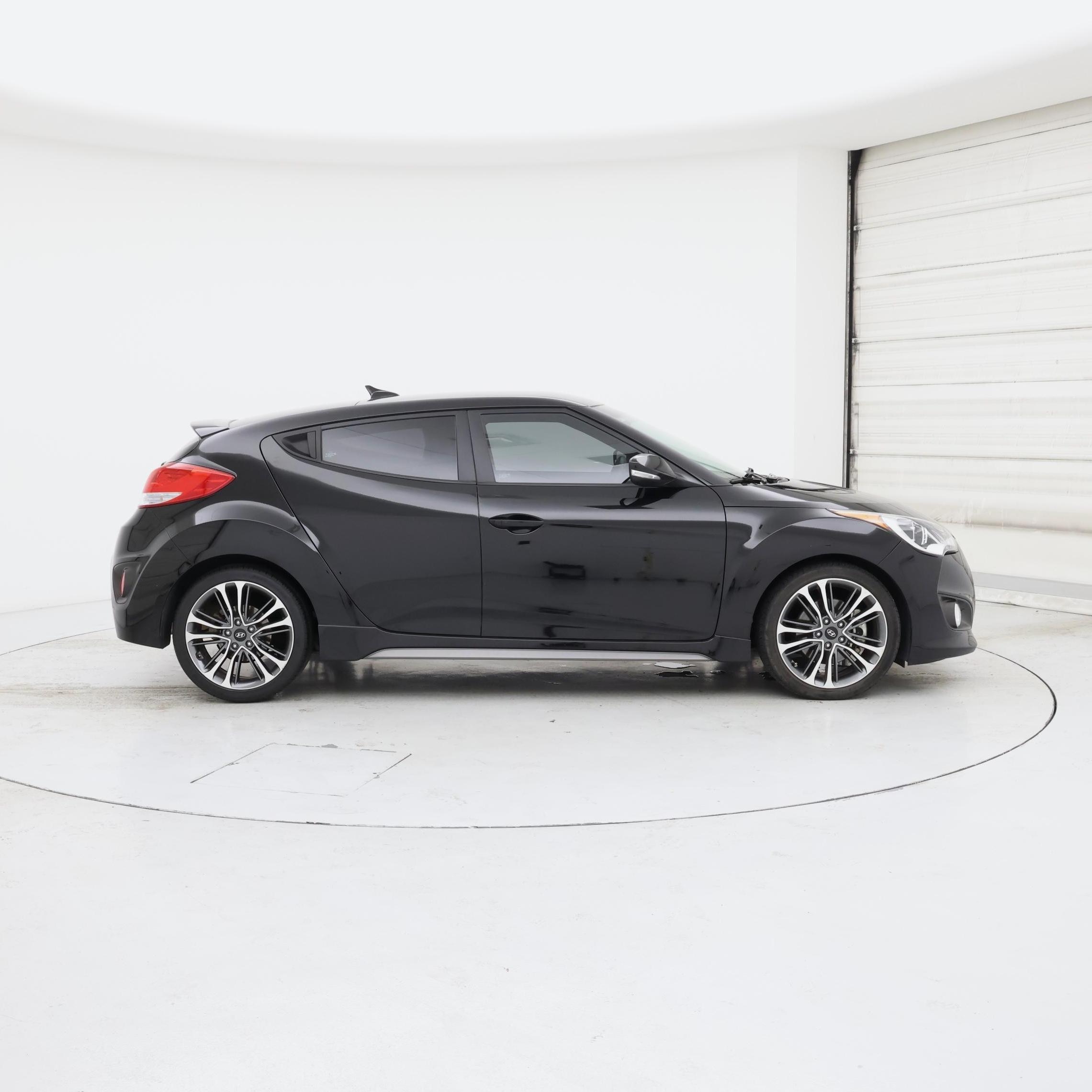 Thumbnail: 2016 Hyundai Veloster - 7