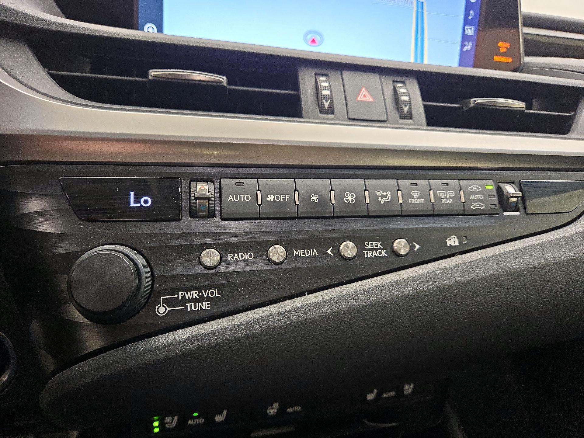 Thumbnail: 2019 Lexus ES - 17