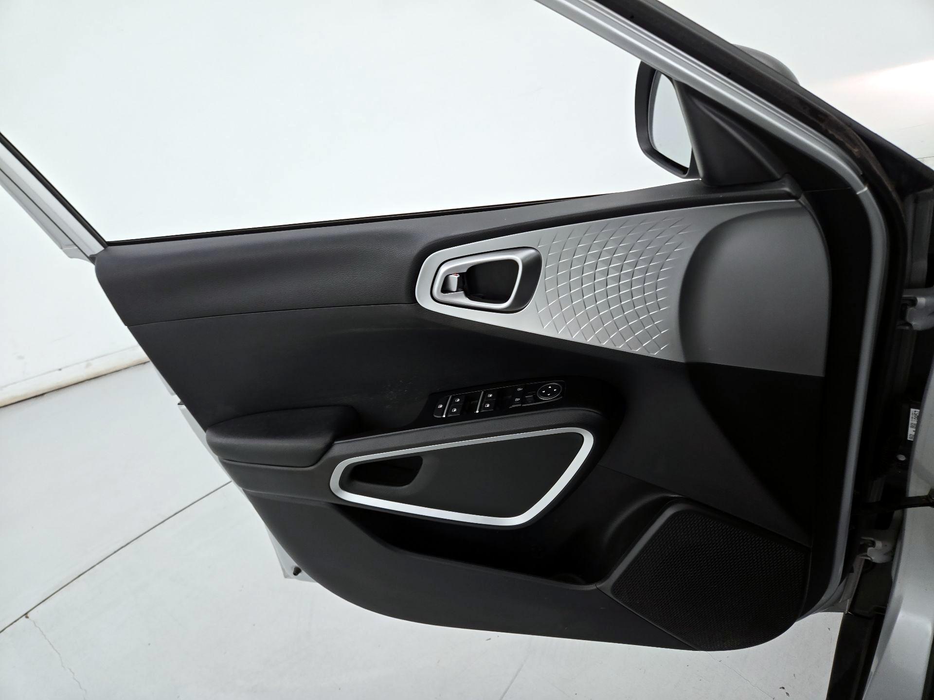 Thumbnail: 2020 Kia Soul - 12