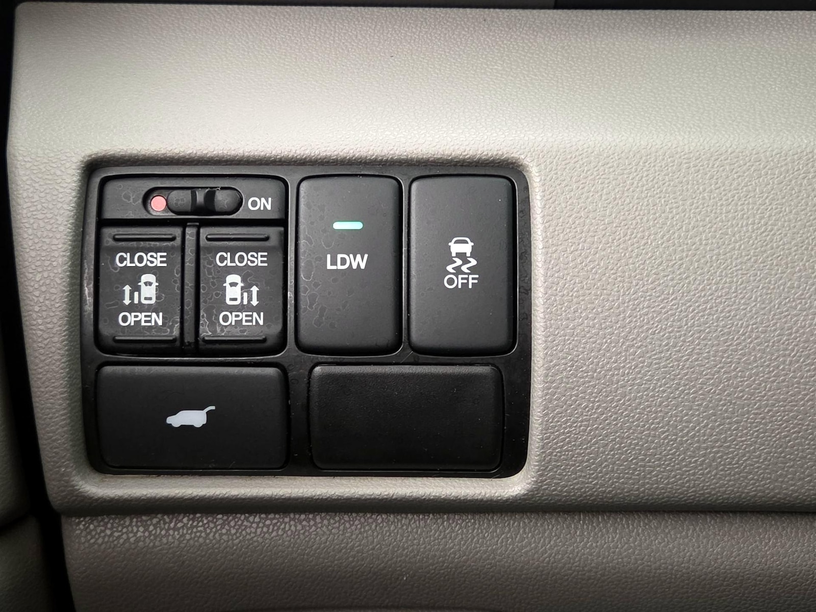 2014 Honda Odyssey EX-L - Photo 14