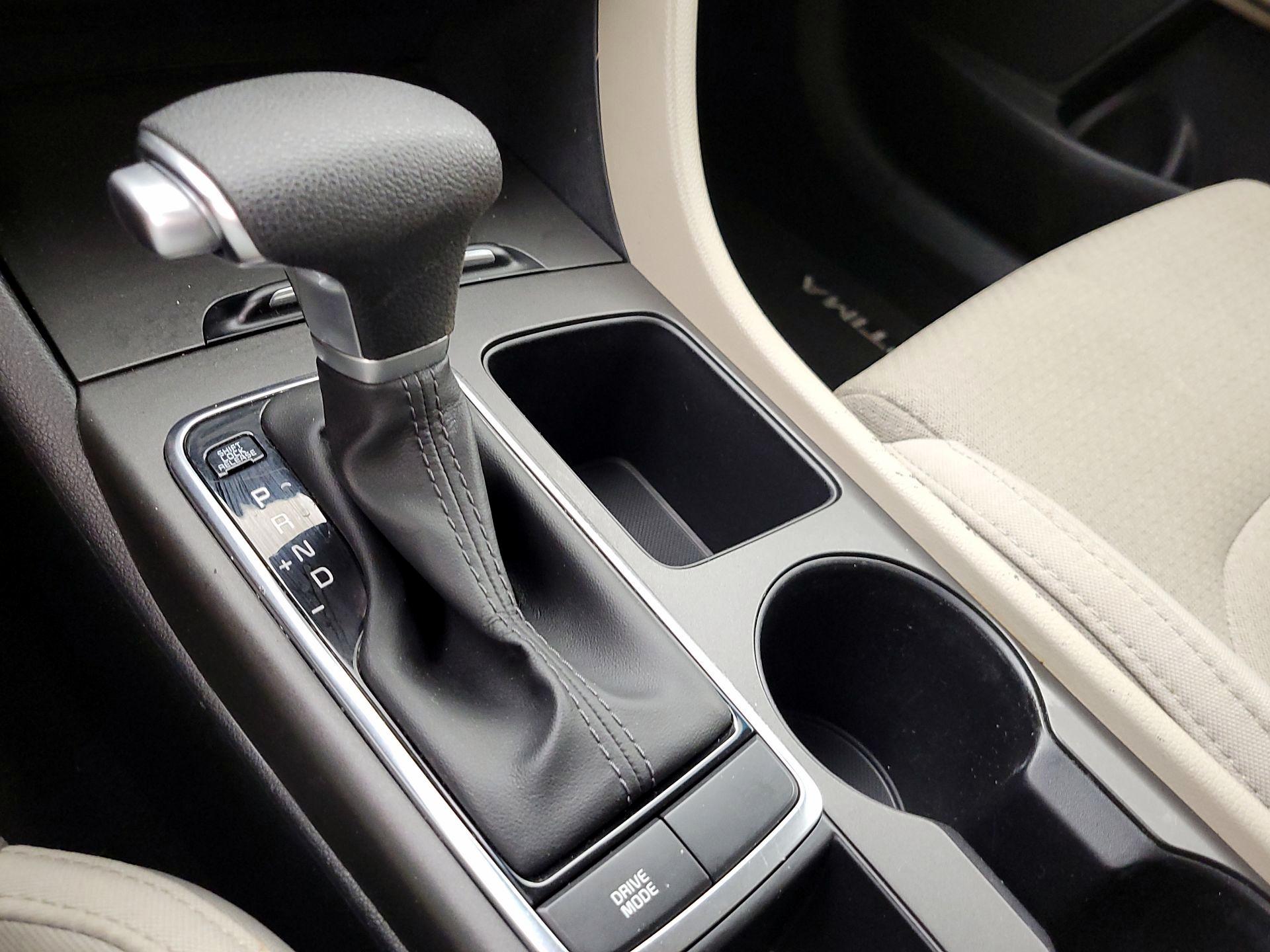 Thumbnail: 2016 Kia Optima - 17