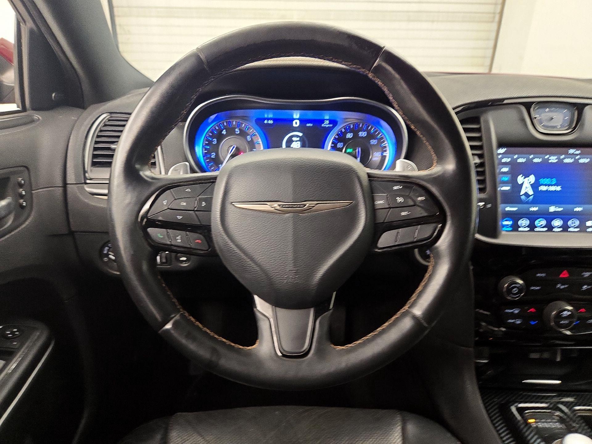 Thumbnail: 2019 Chrysler 300 - 10