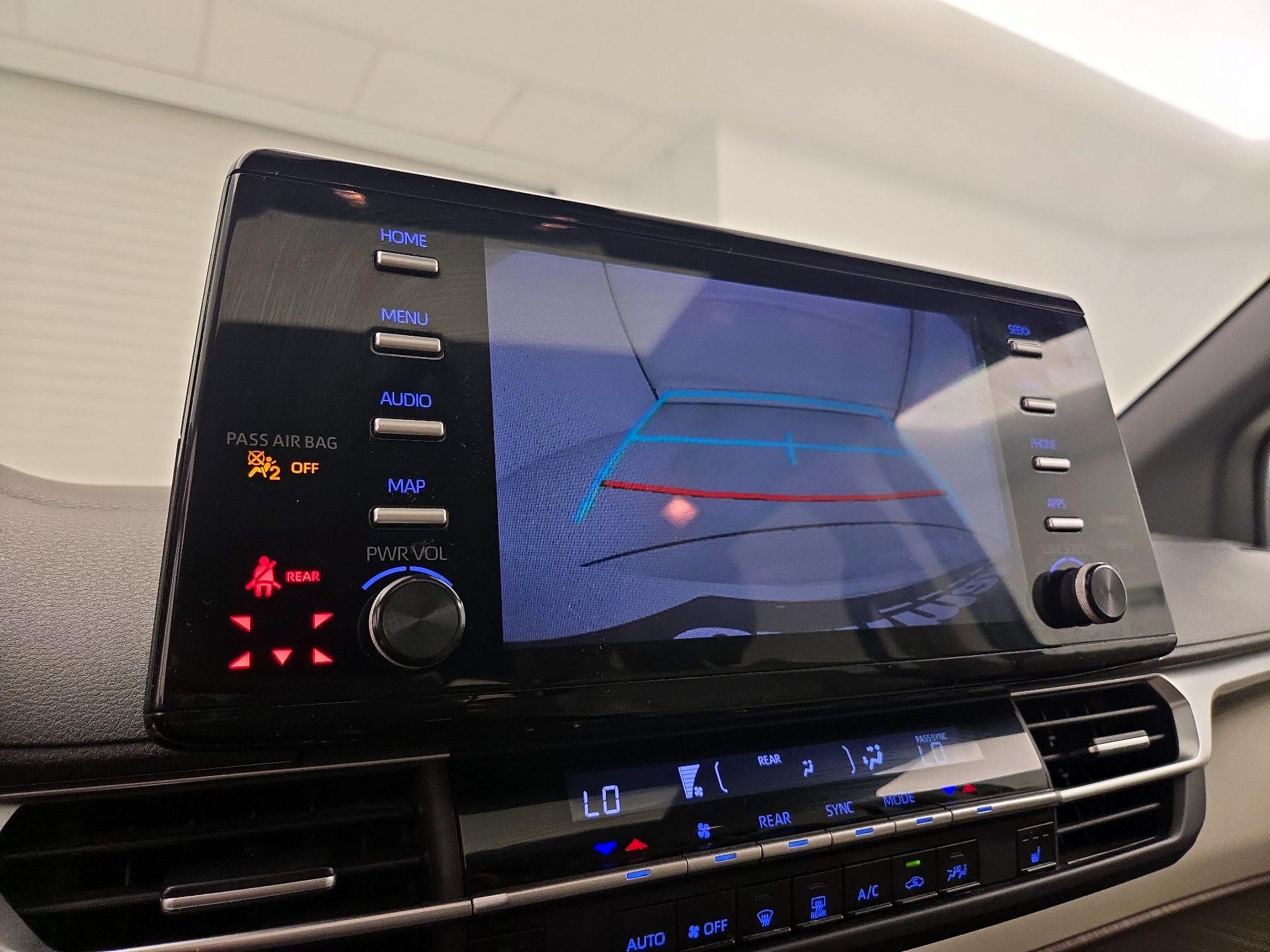 Thumbnail: 2021 Toyota Sienna - 14