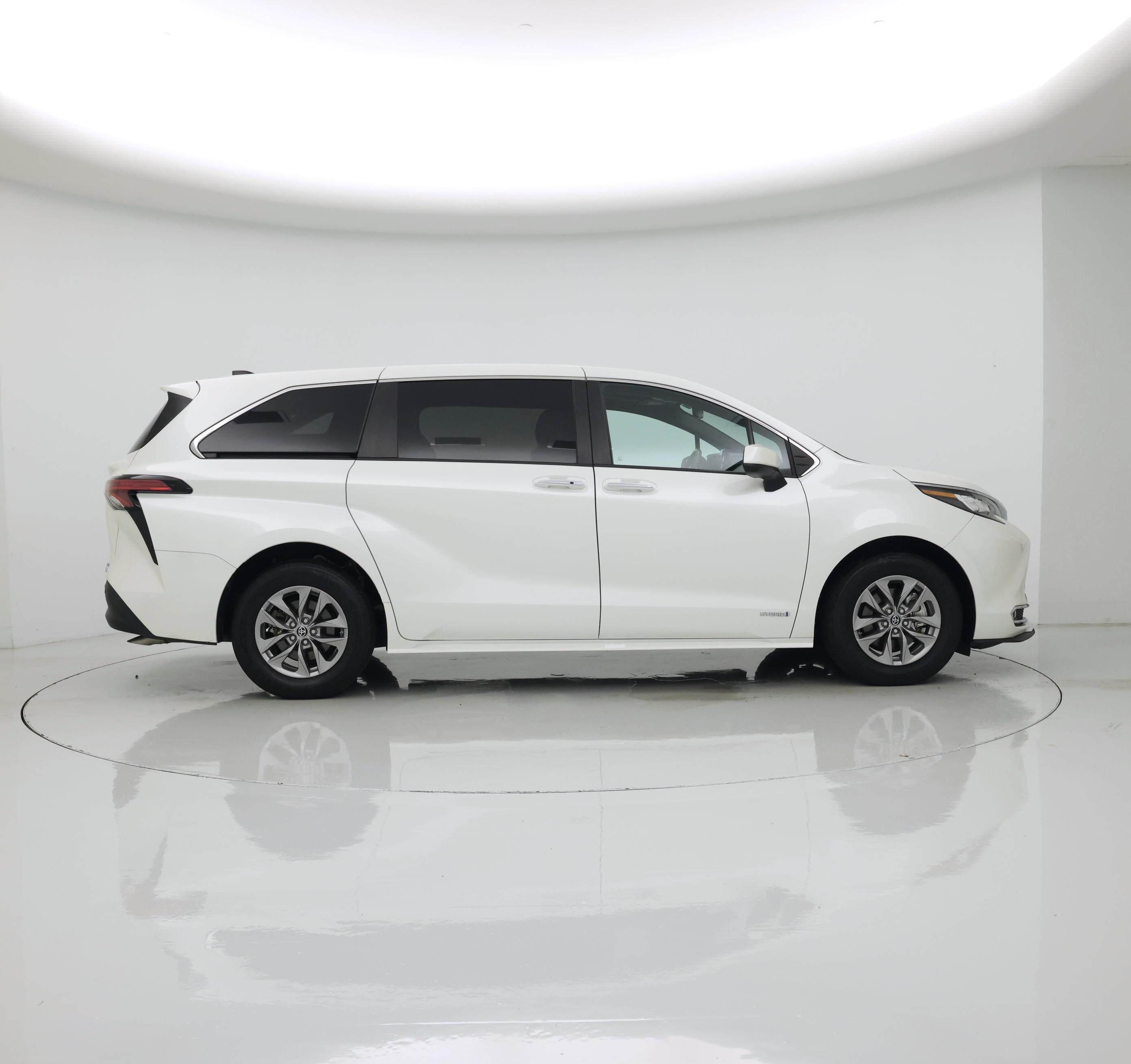Thumbnail: 2021 Toyota Sienna - 7