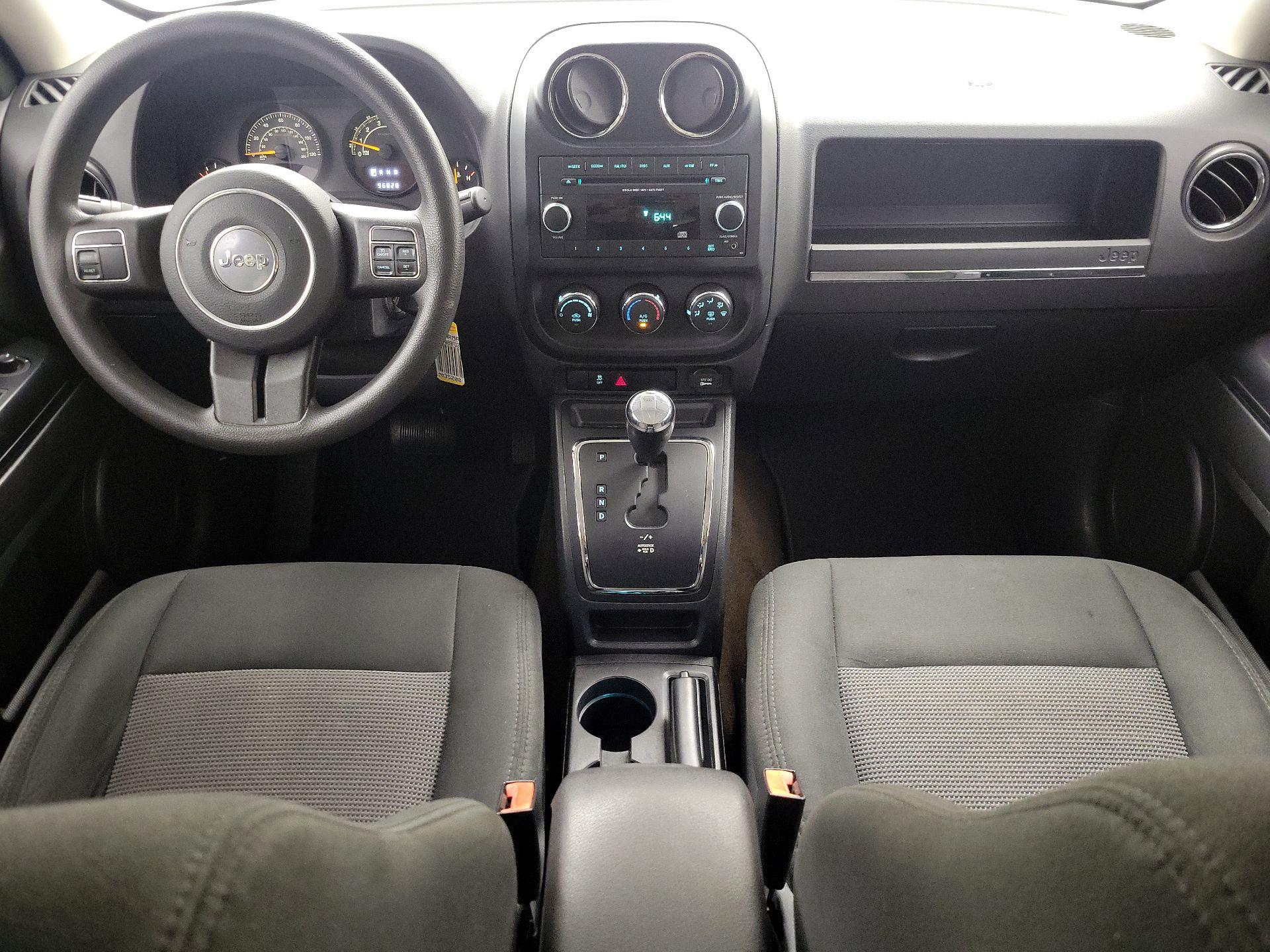 Thumbnail: 2015 Jeep Patriot - 9
