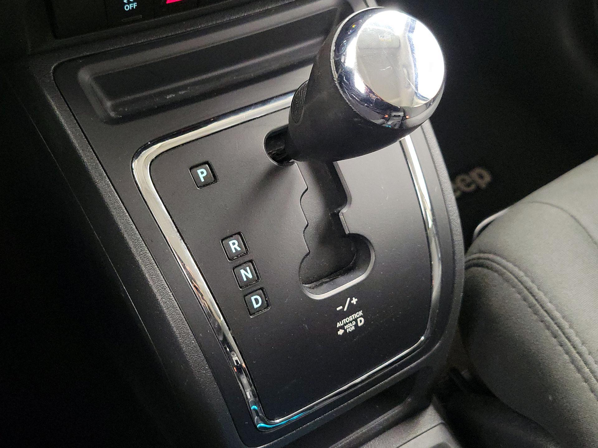 Thumbnail: 2015 Jeep Patriot - 15