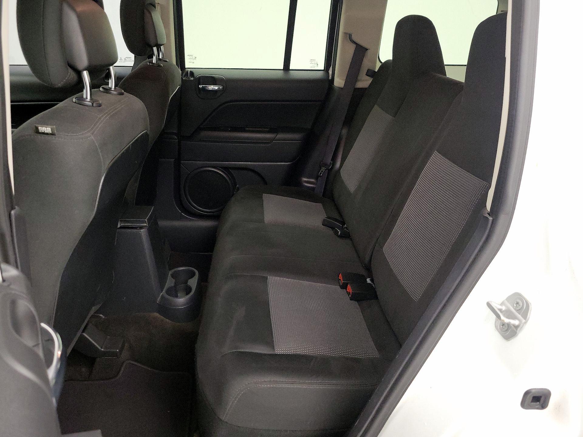 Thumbnail: 2015 Jeep Patriot - 16