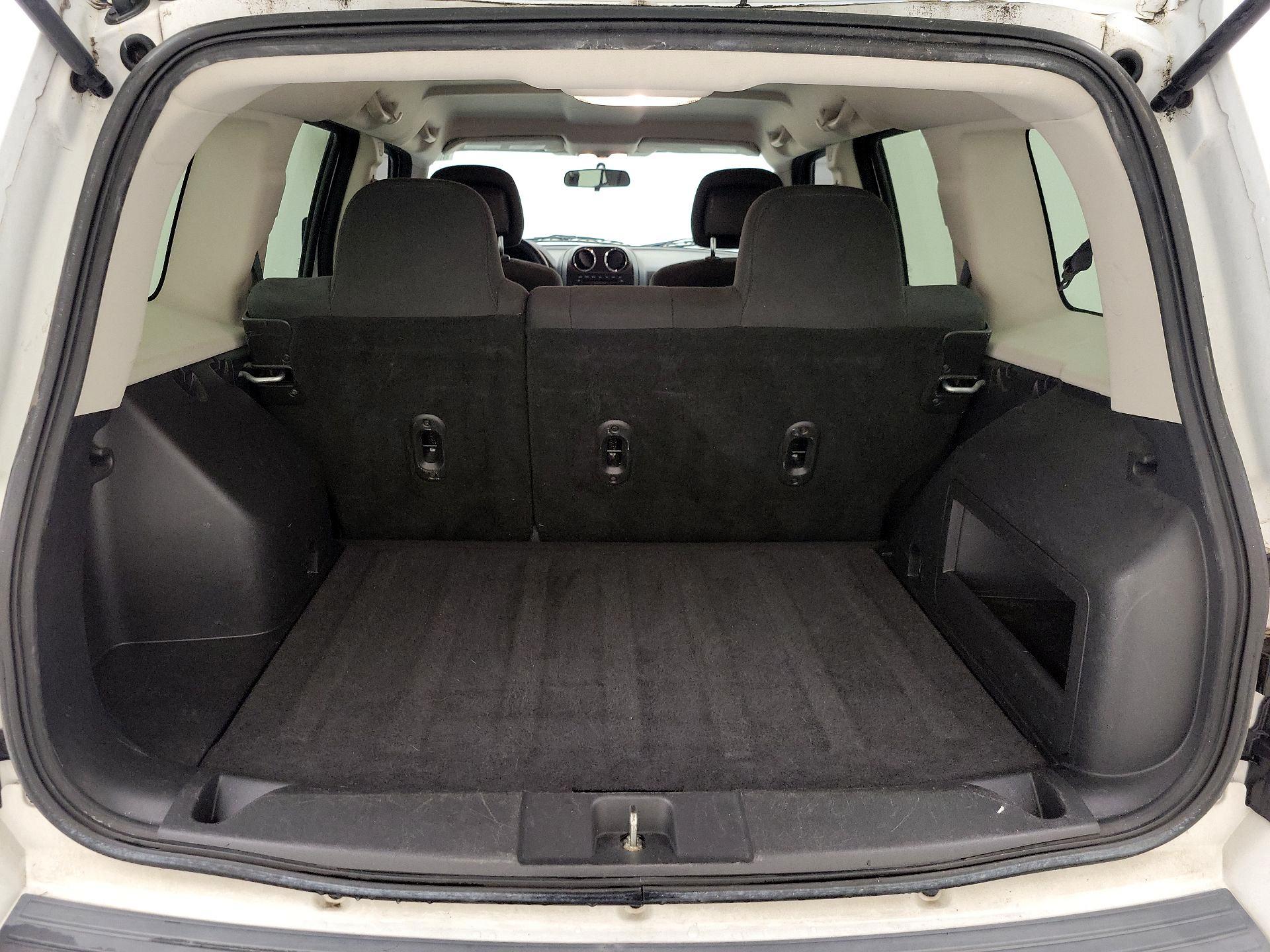 Thumbnail: 2015 Jeep Patriot - 17