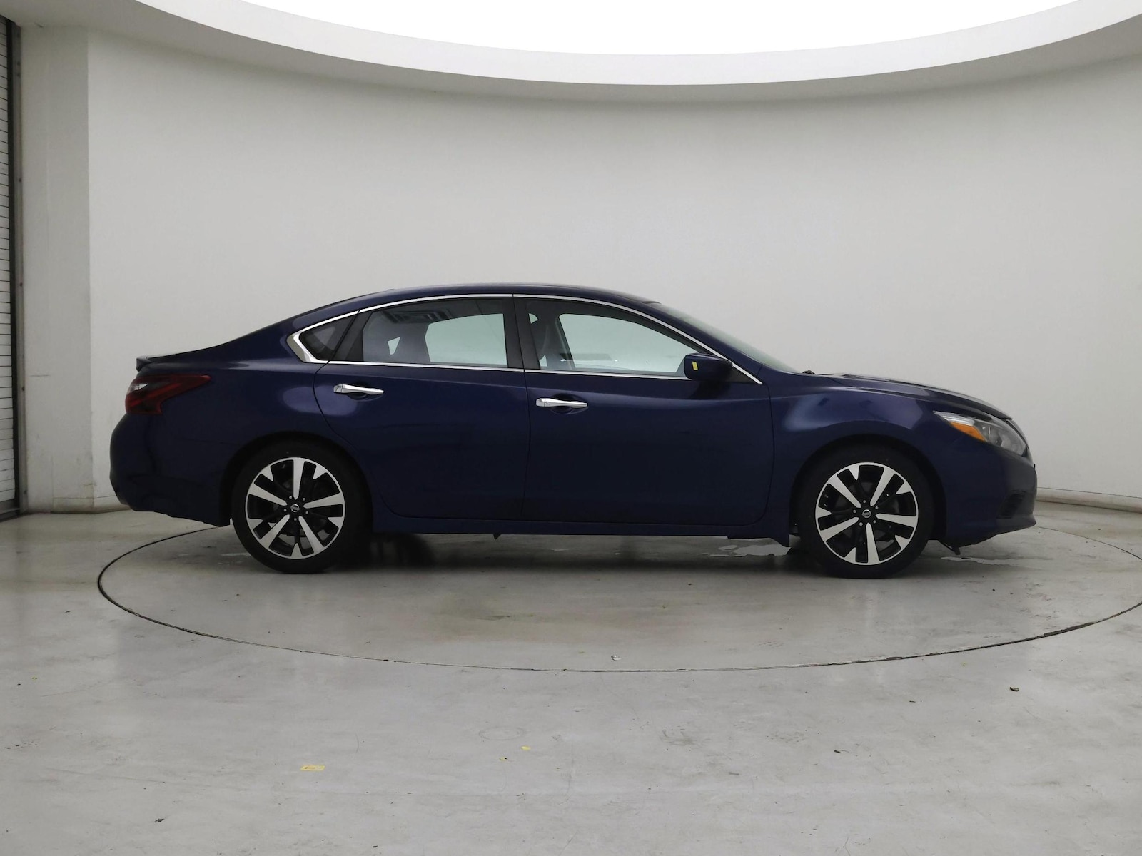 2018 Nissan Altima SR - Photo 8