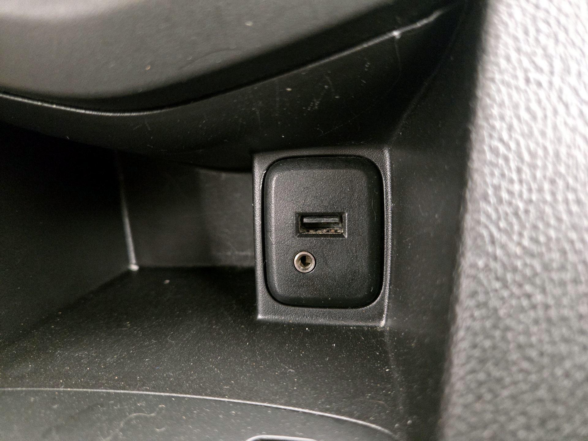 Thumbnail: 2017 Chevrolet Sonic - 18