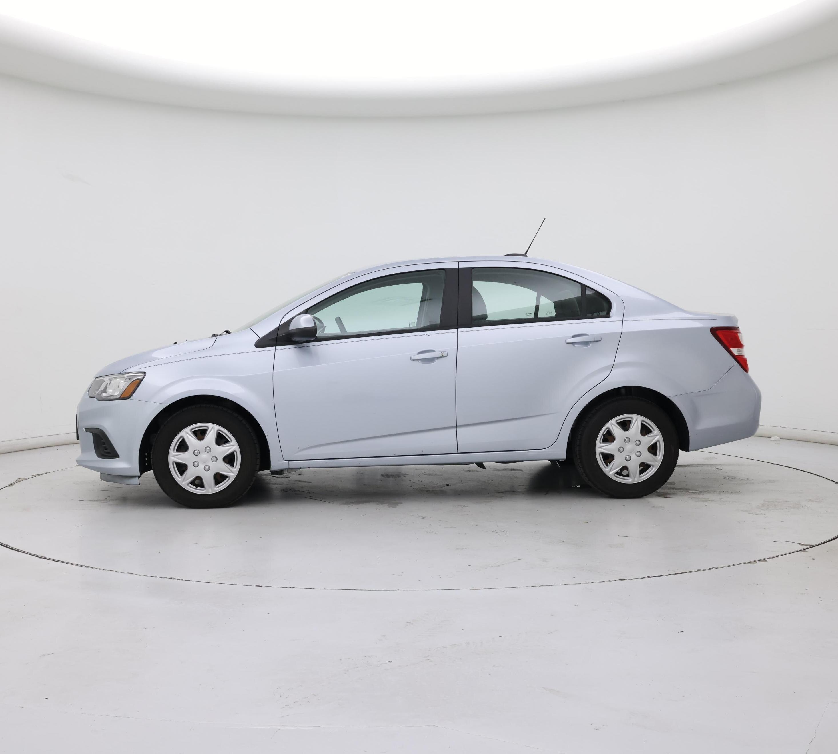 Thumbnail: 2017 Chevrolet Sonic - 3