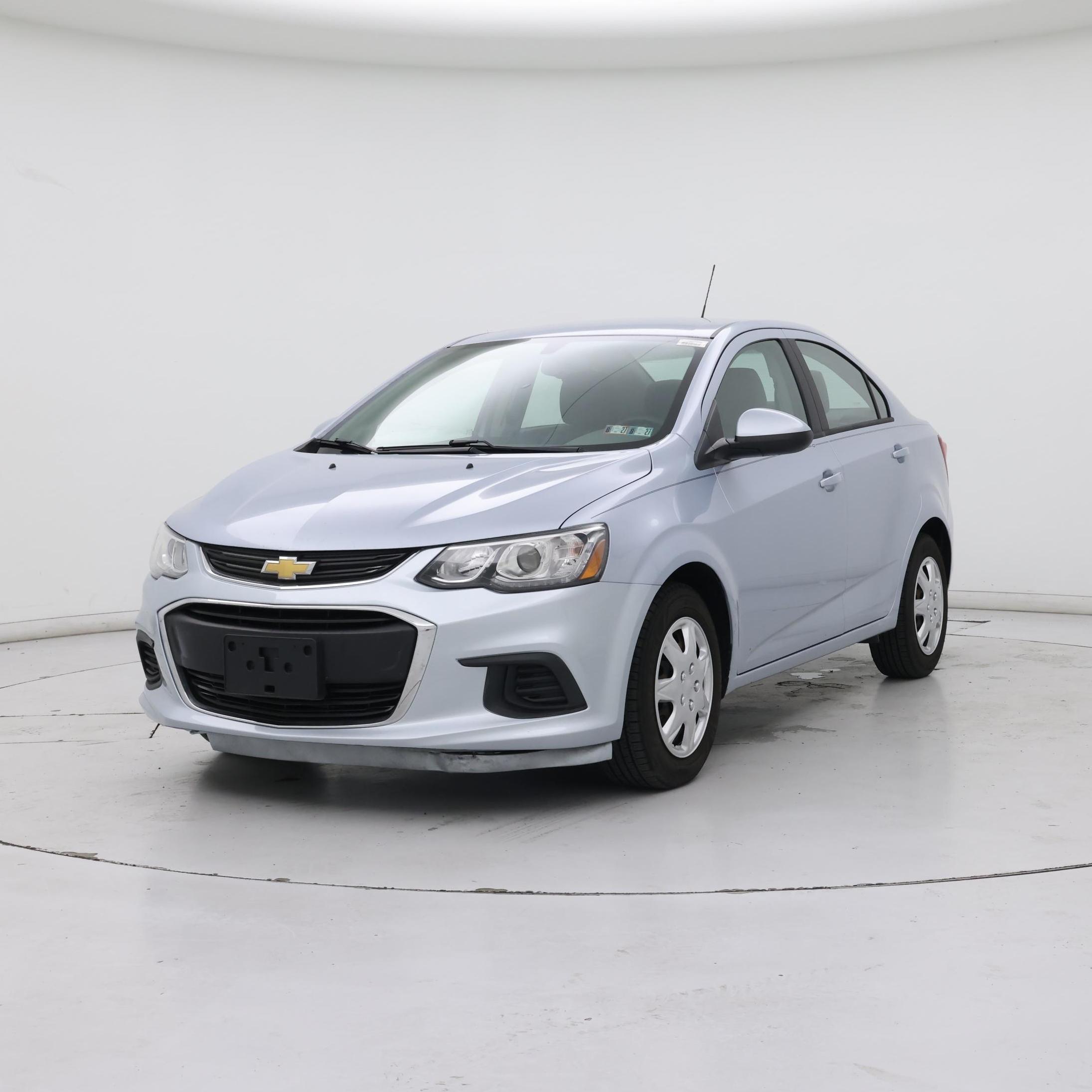 Thumbnail: 2017 Chevrolet Sonic - 4
