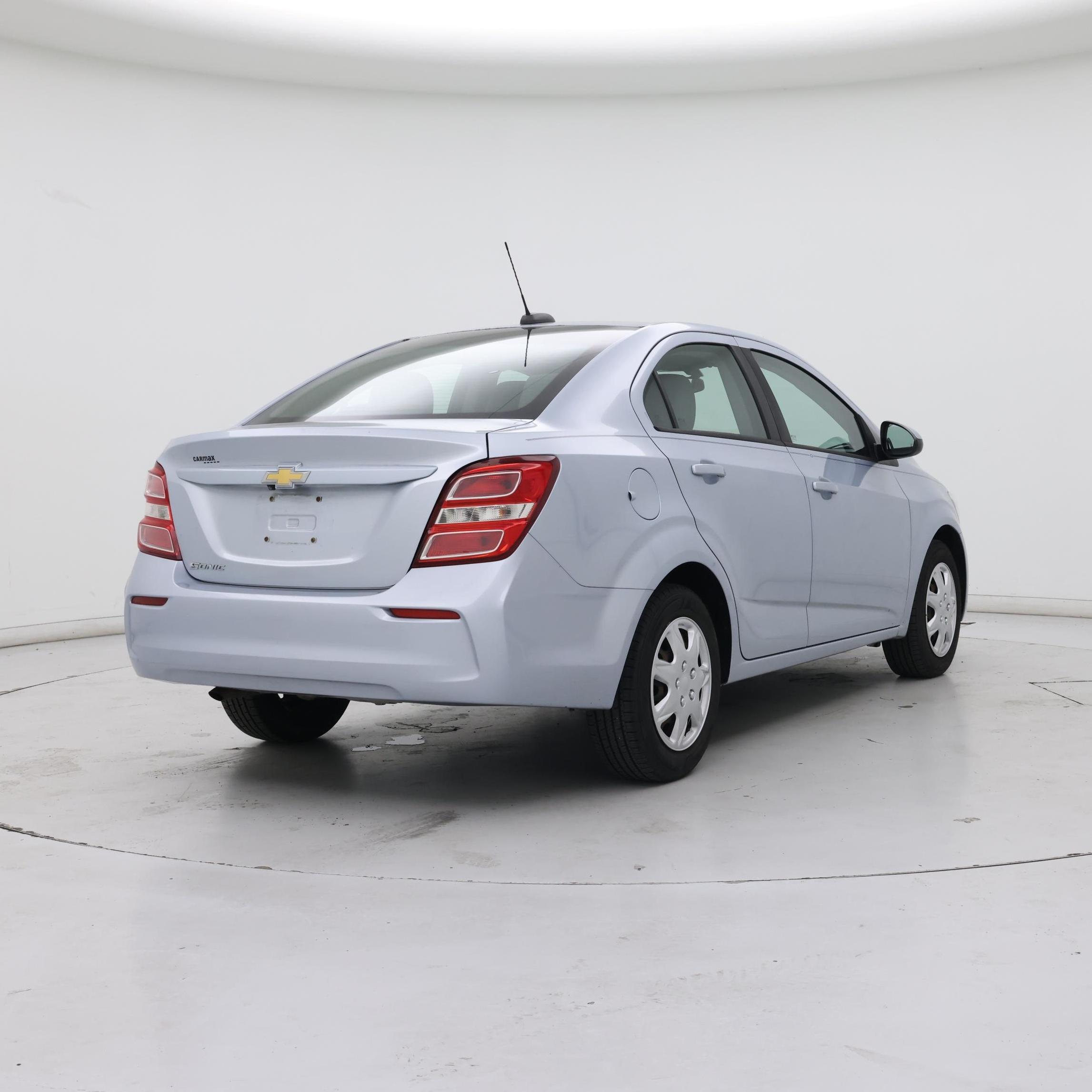 Thumbnail: 2017 Chevrolet Sonic - 8