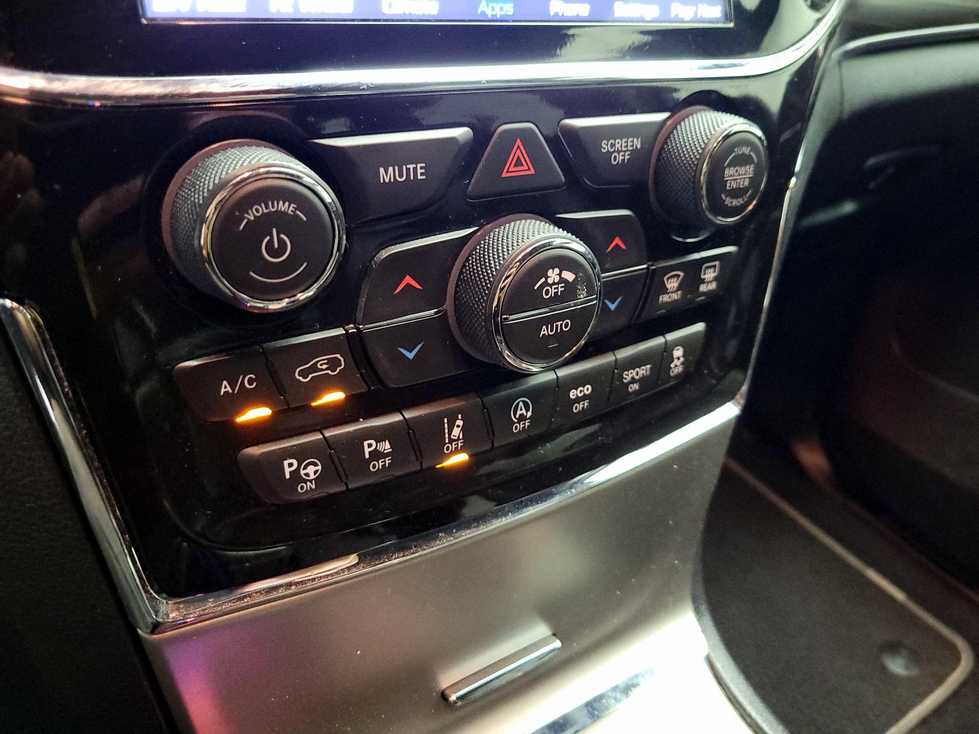 Thumbnail: 2021 Jeep Grand Cherokee - 15