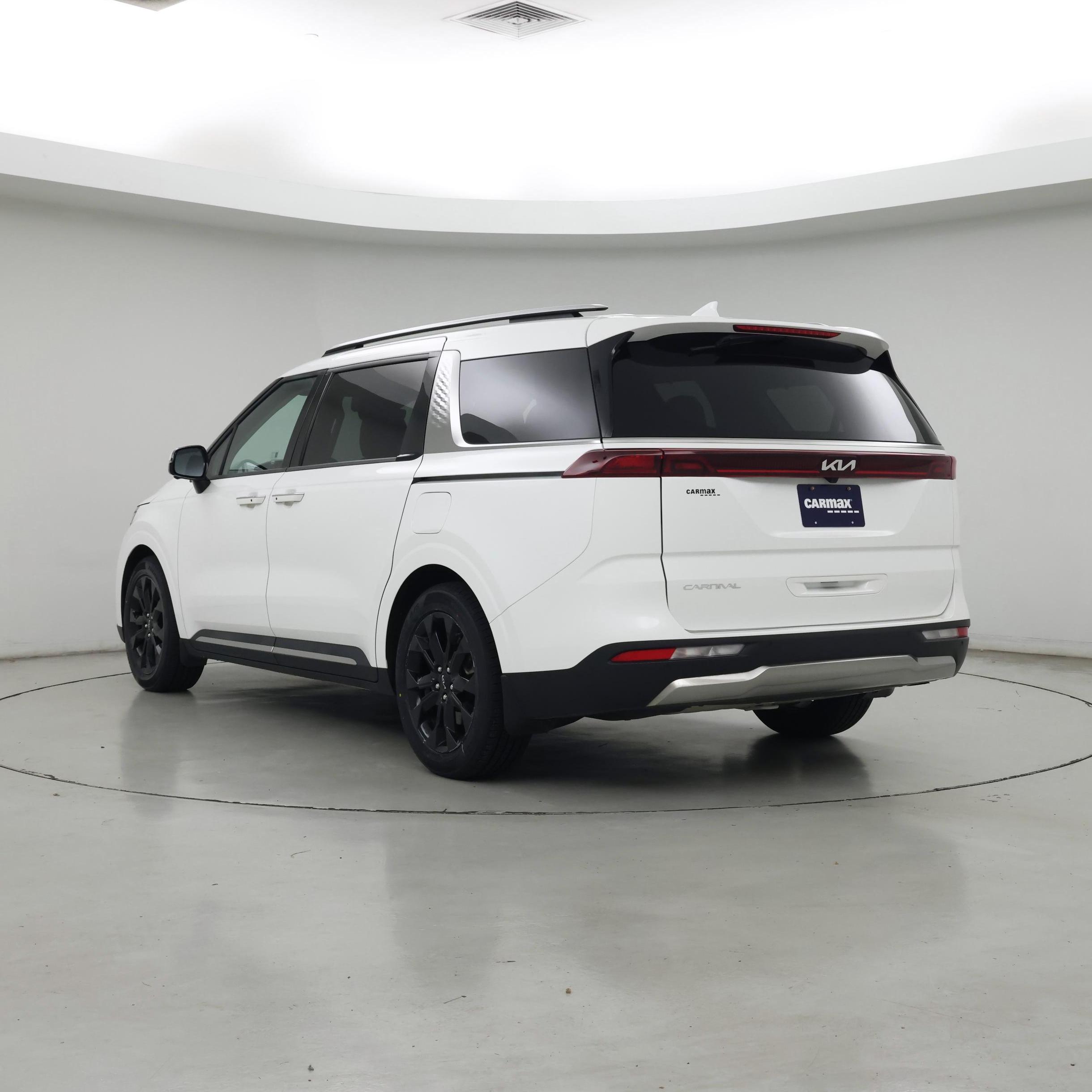 Thumbnail: 2023 Kia Carnival - 2