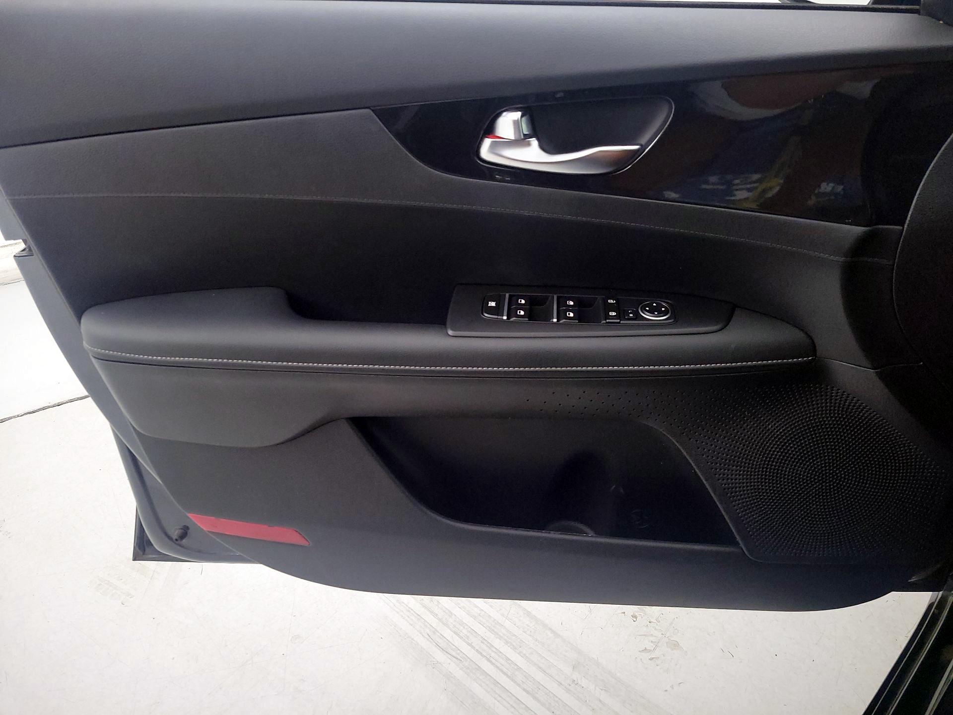 Thumbnail: 2024 Kia Forte - 12