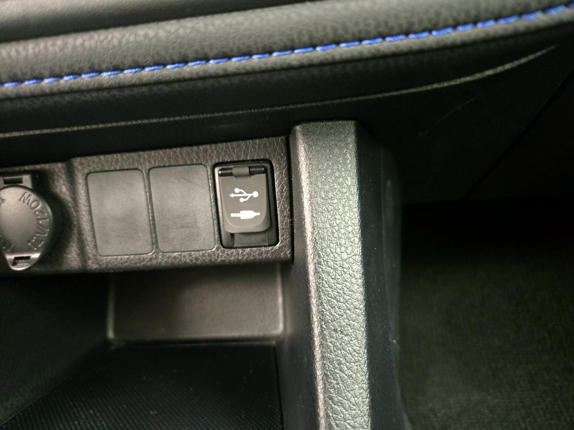 Thumbnail: 2019 Toyota Corolla - 18