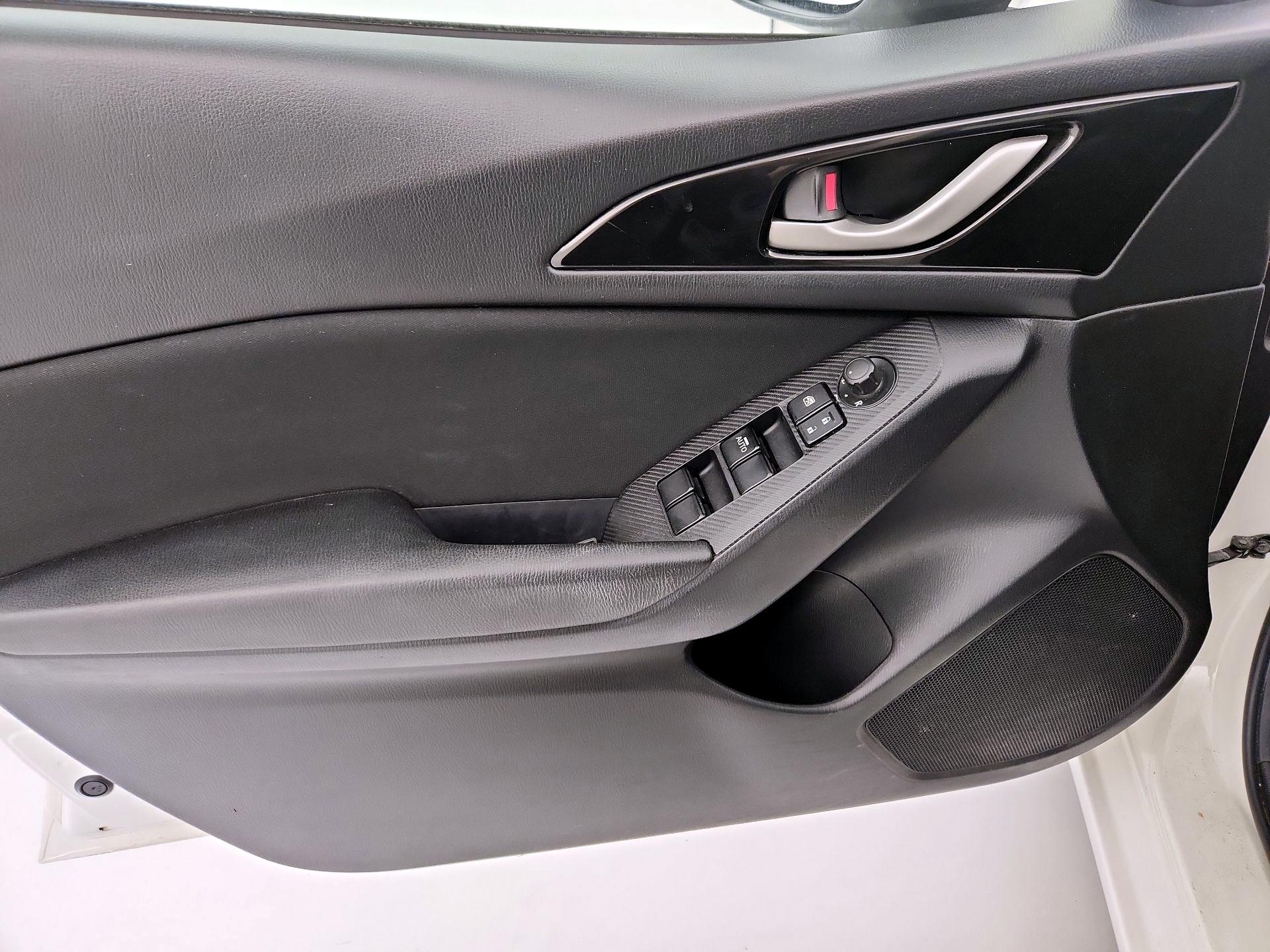 Thumbnail: 2016 Mazda Mazda3 - 12
