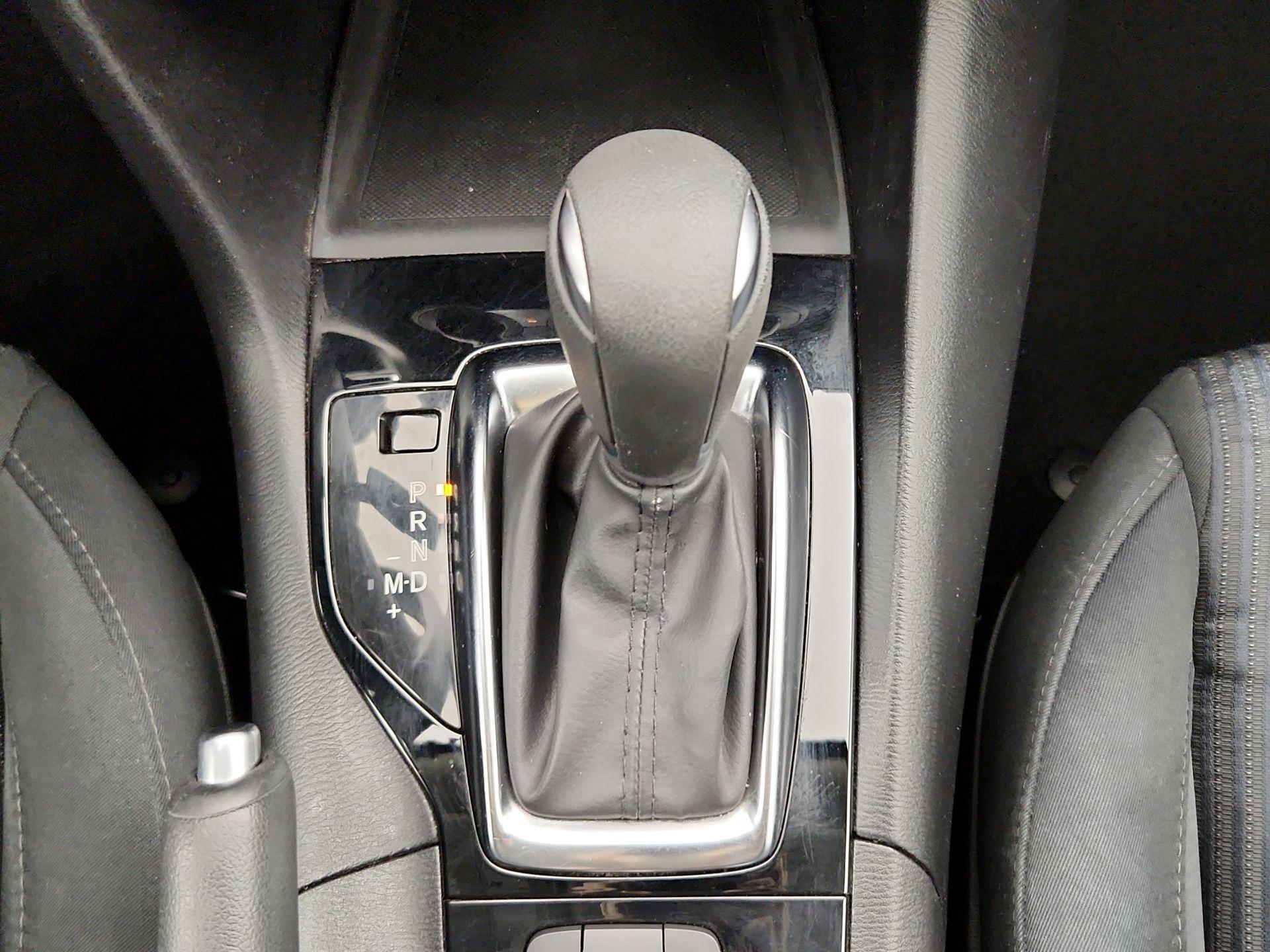 Thumbnail: 2016 Mazda Mazda3 - 17