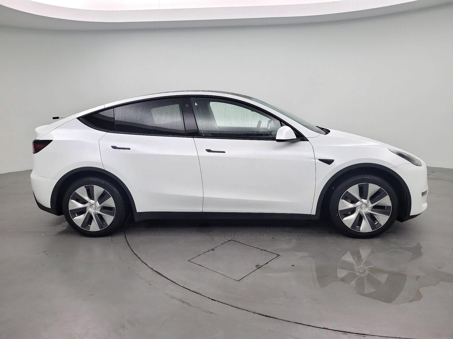 Thumbnail: 2021 Tesla Model Y - 4