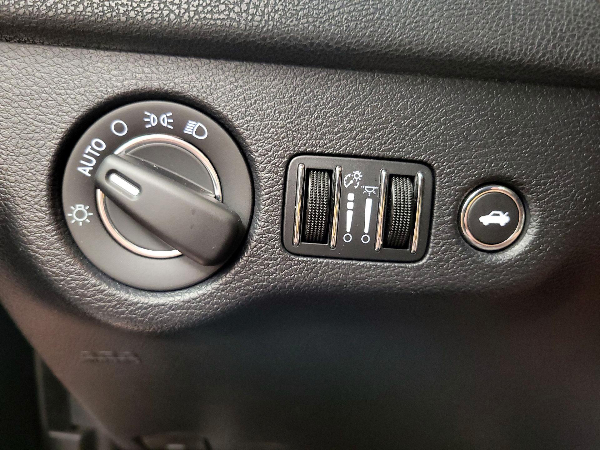 Thumbnail: 2015 Chrysler 300 - 13