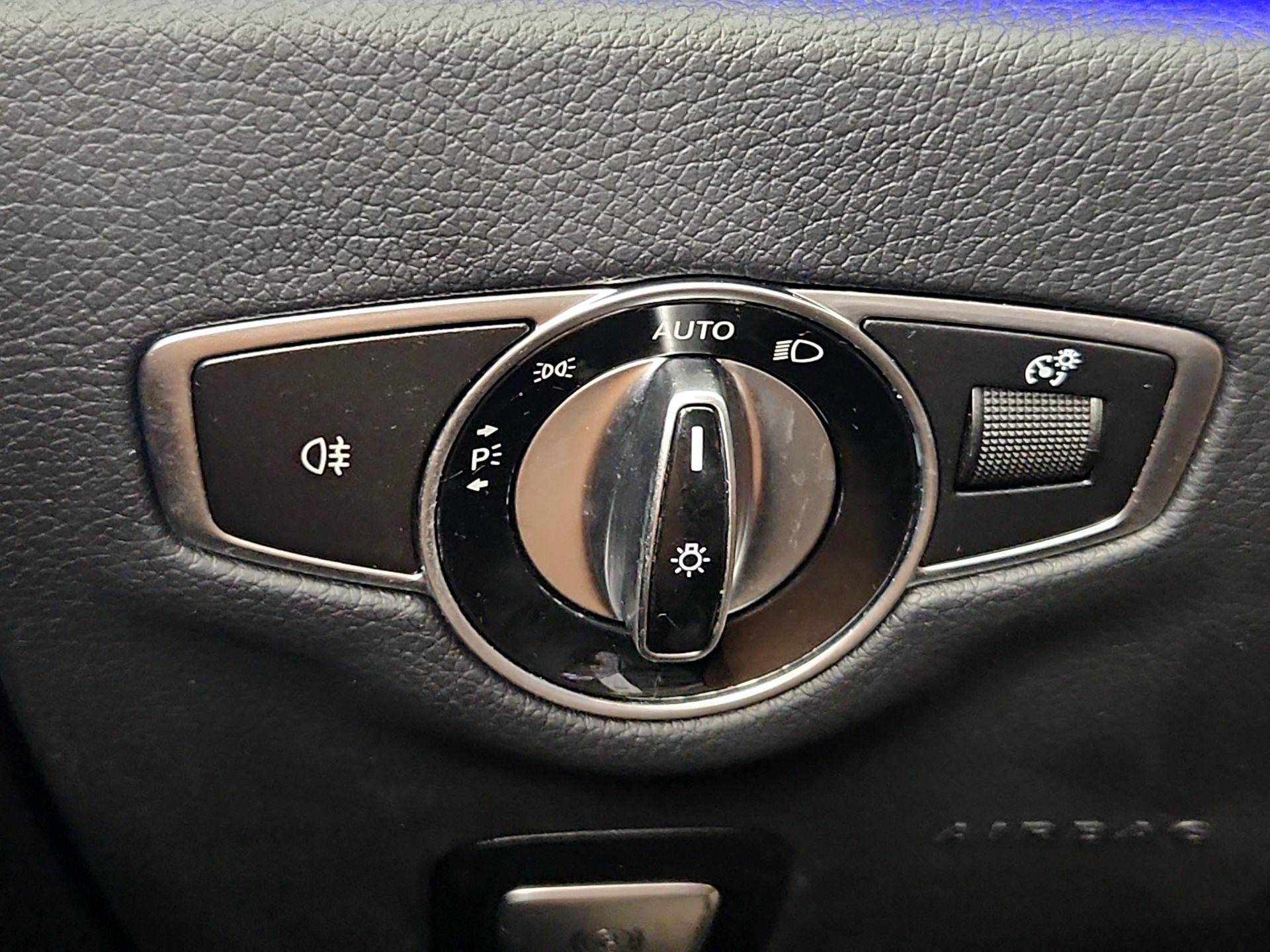 Thumbnail: 2020 Mercedes-Benz E-Class - 13